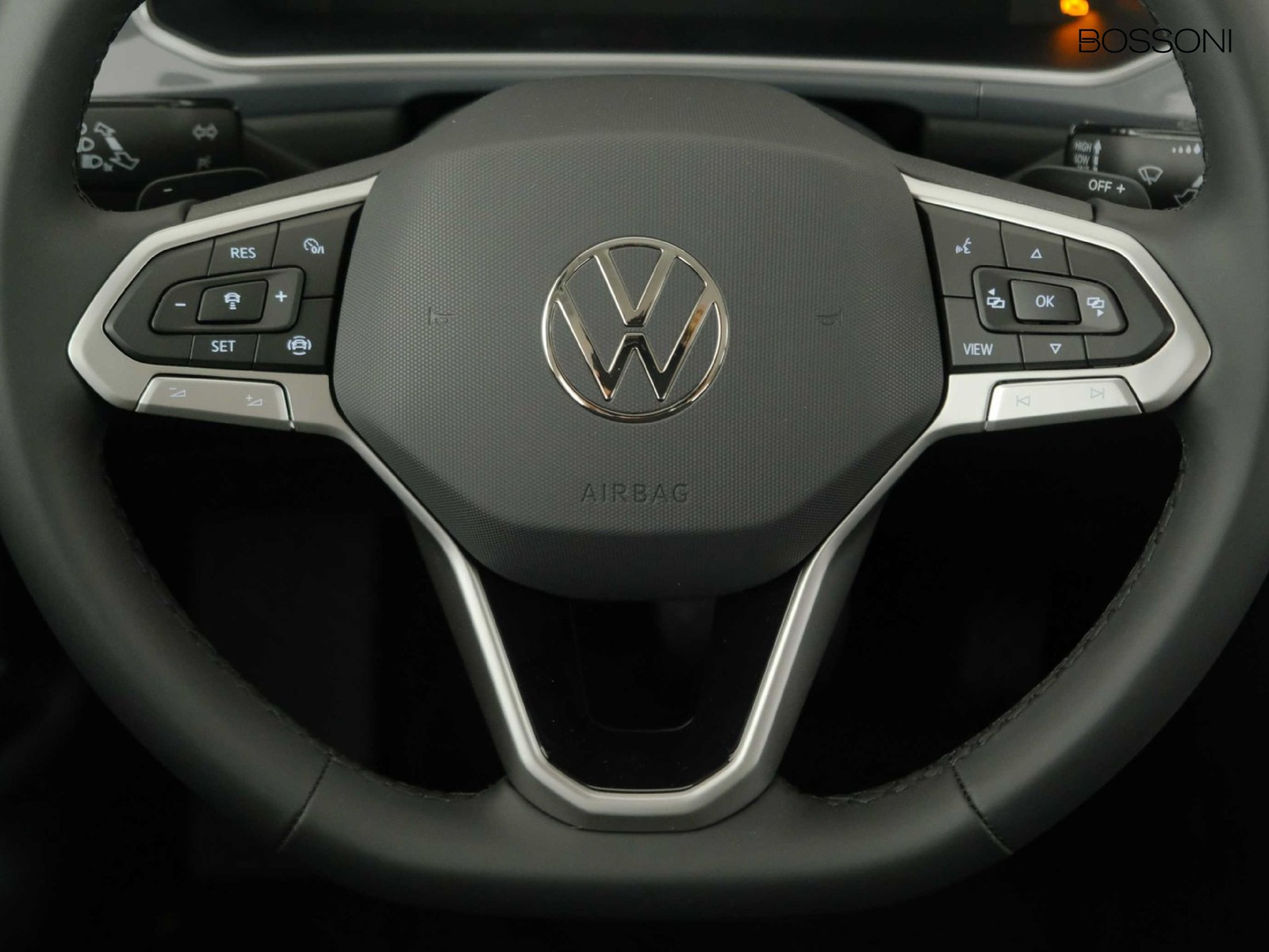 15 - Volkswagen T-Roc 1.5 tsi act style dsg