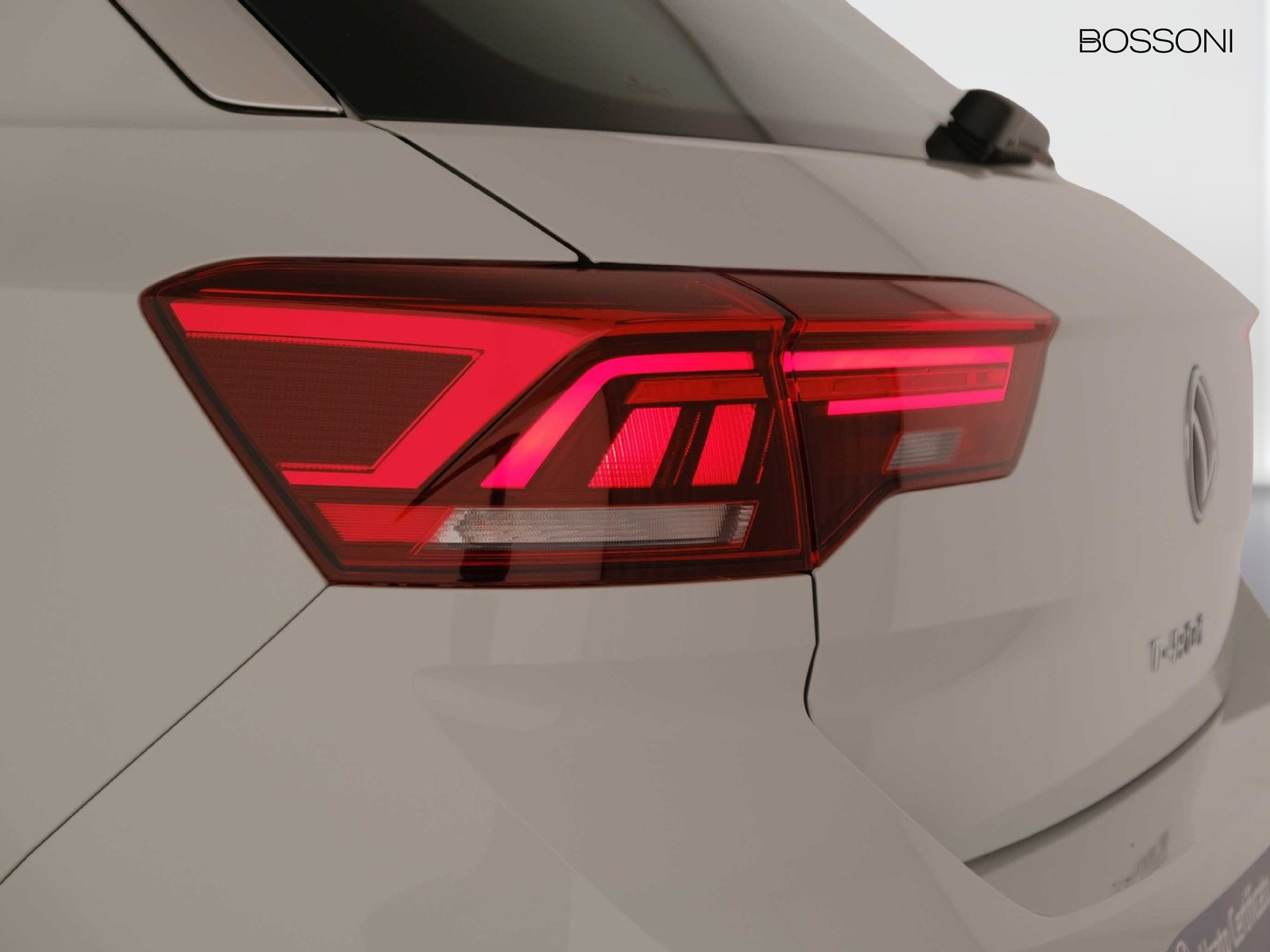 44 - Volkswagen T-Roc 1.5 tsi act style dsg