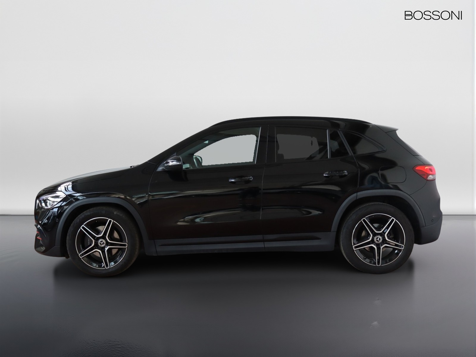 3 - Mercedes GLA 180 d premium 8g-dct
