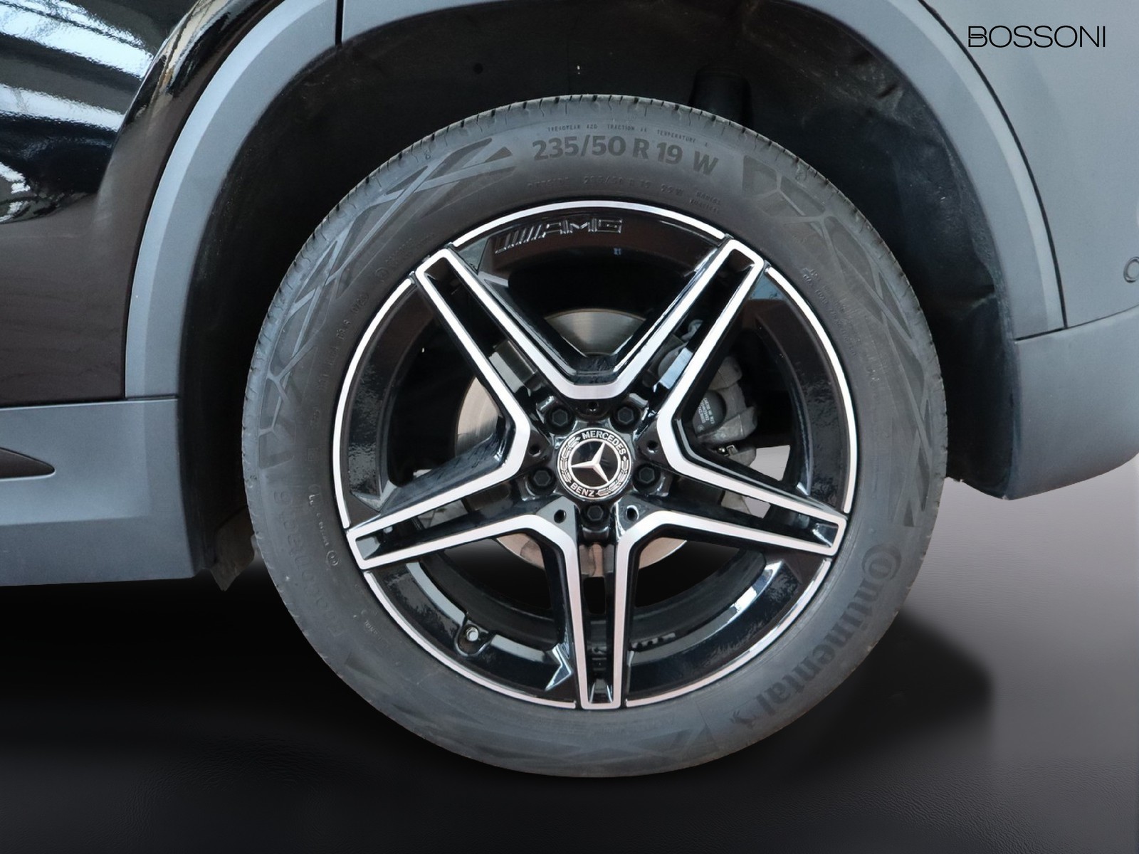 4 - Mercedes GLA 180 d premium 8g-dct