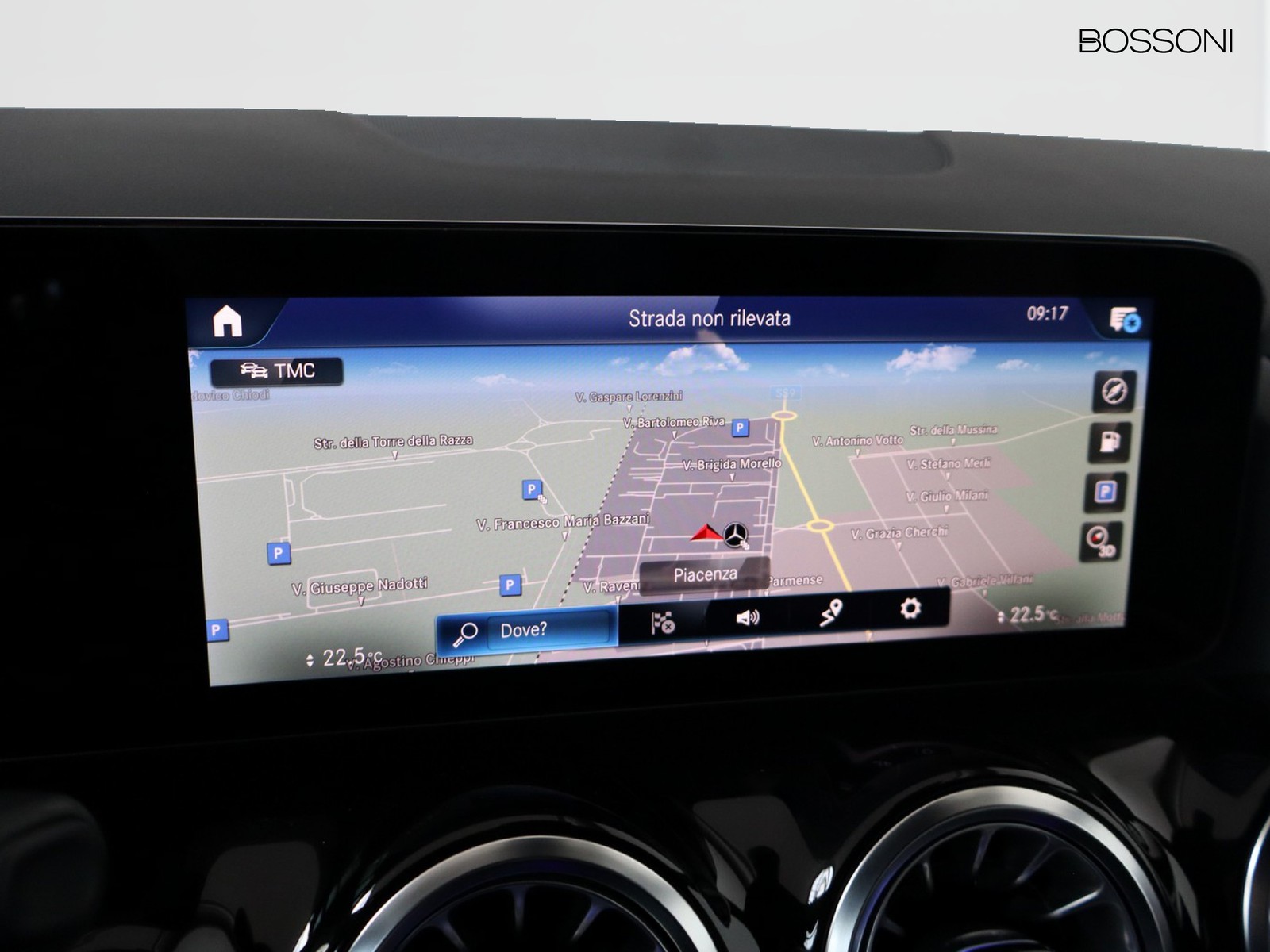 10 - Mercedes GLA 180 d premium 8g-dct