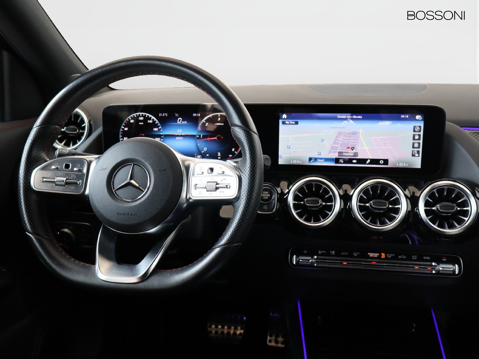 12 - Mercedes GLA 180 d premium 8g-dct
