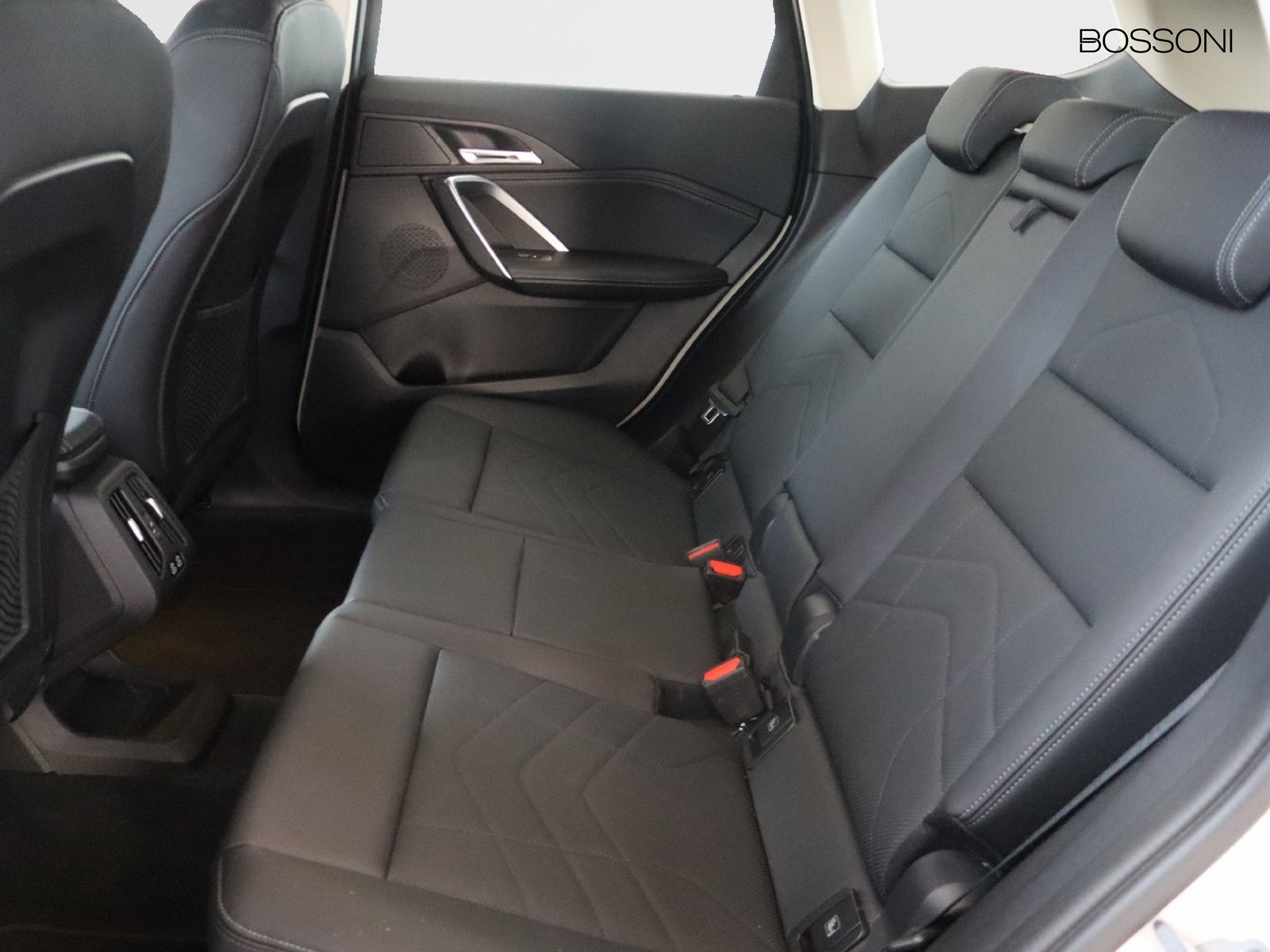 8 - BMW X1 18d sdrive x-line dct