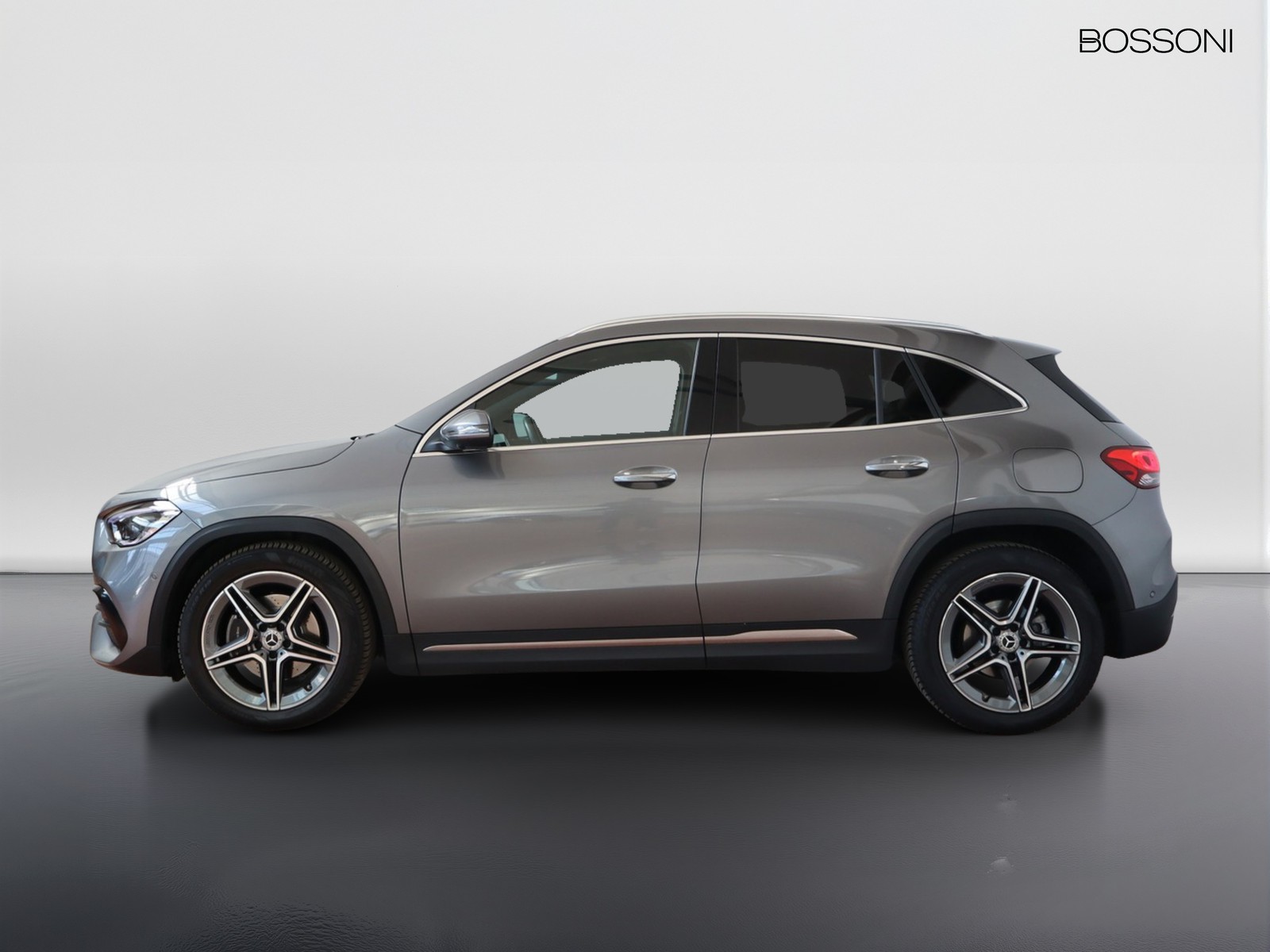 3 - Mercedes GLA 200 d premium 8g-dct