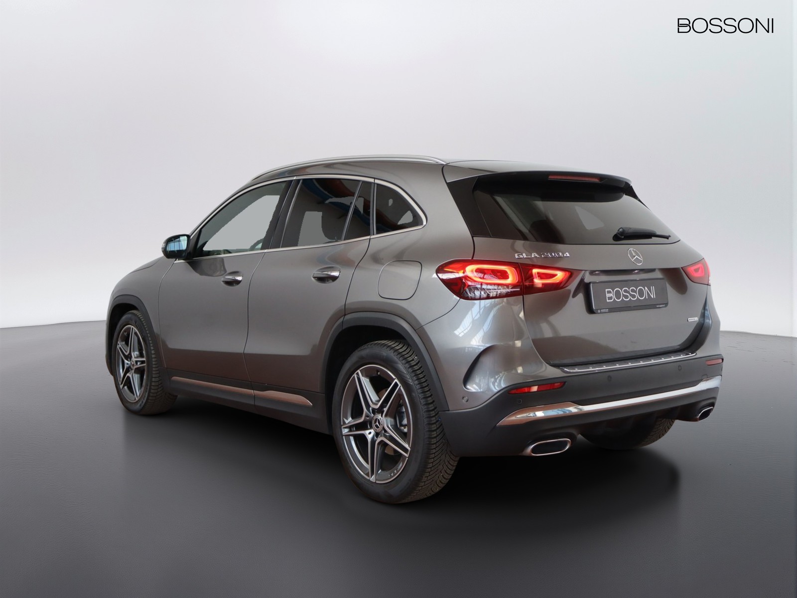 5 - Mercedes GLA 200 d premium 8g-dct