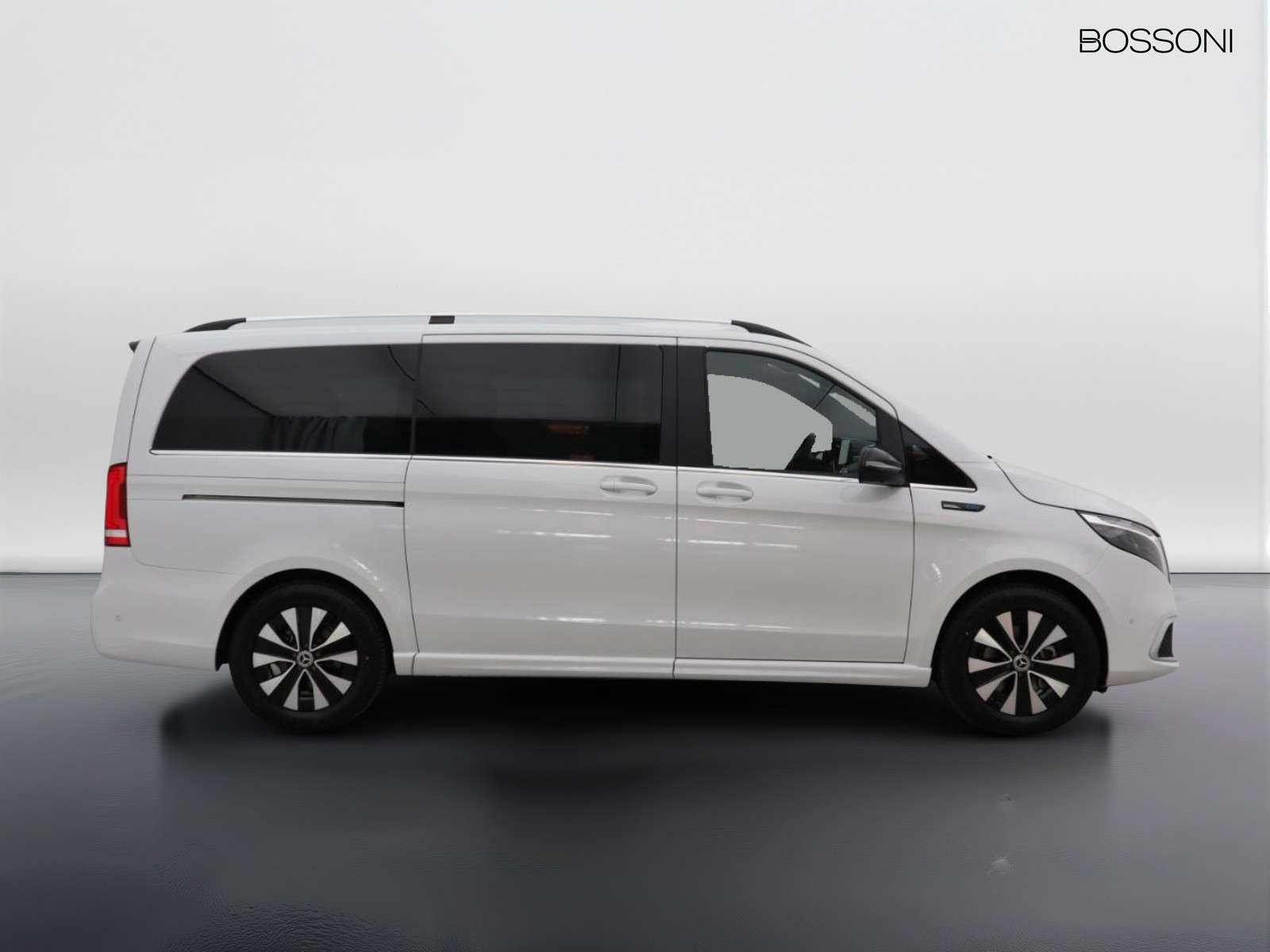 3 - Mercedes Vans EQV long 300