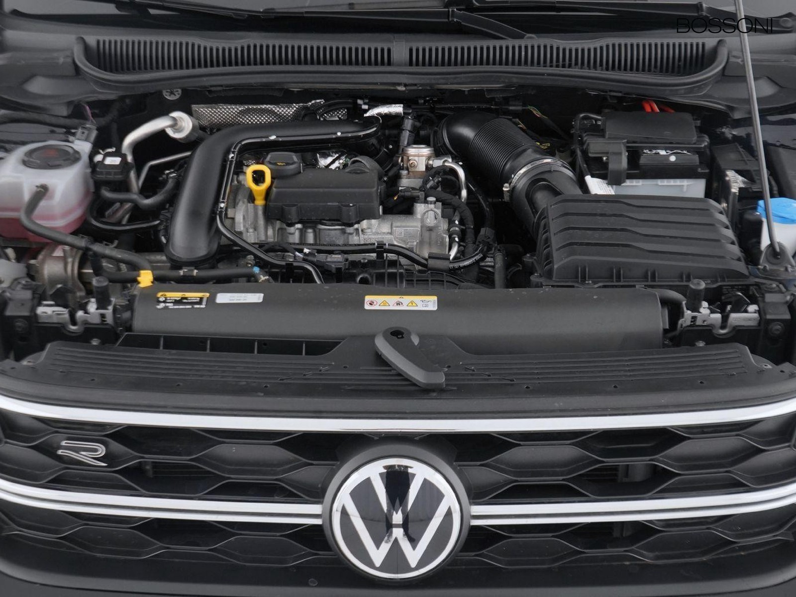 11 - Volkswagen Taigo 1.0 tsi 115cv r-line