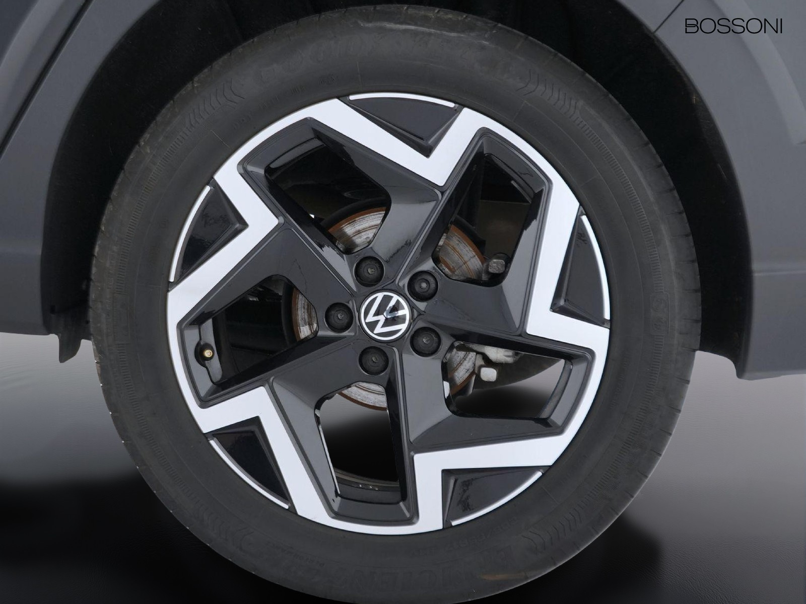 12 - Volkswagen Taigo 1.0 tsi 115cv r-line