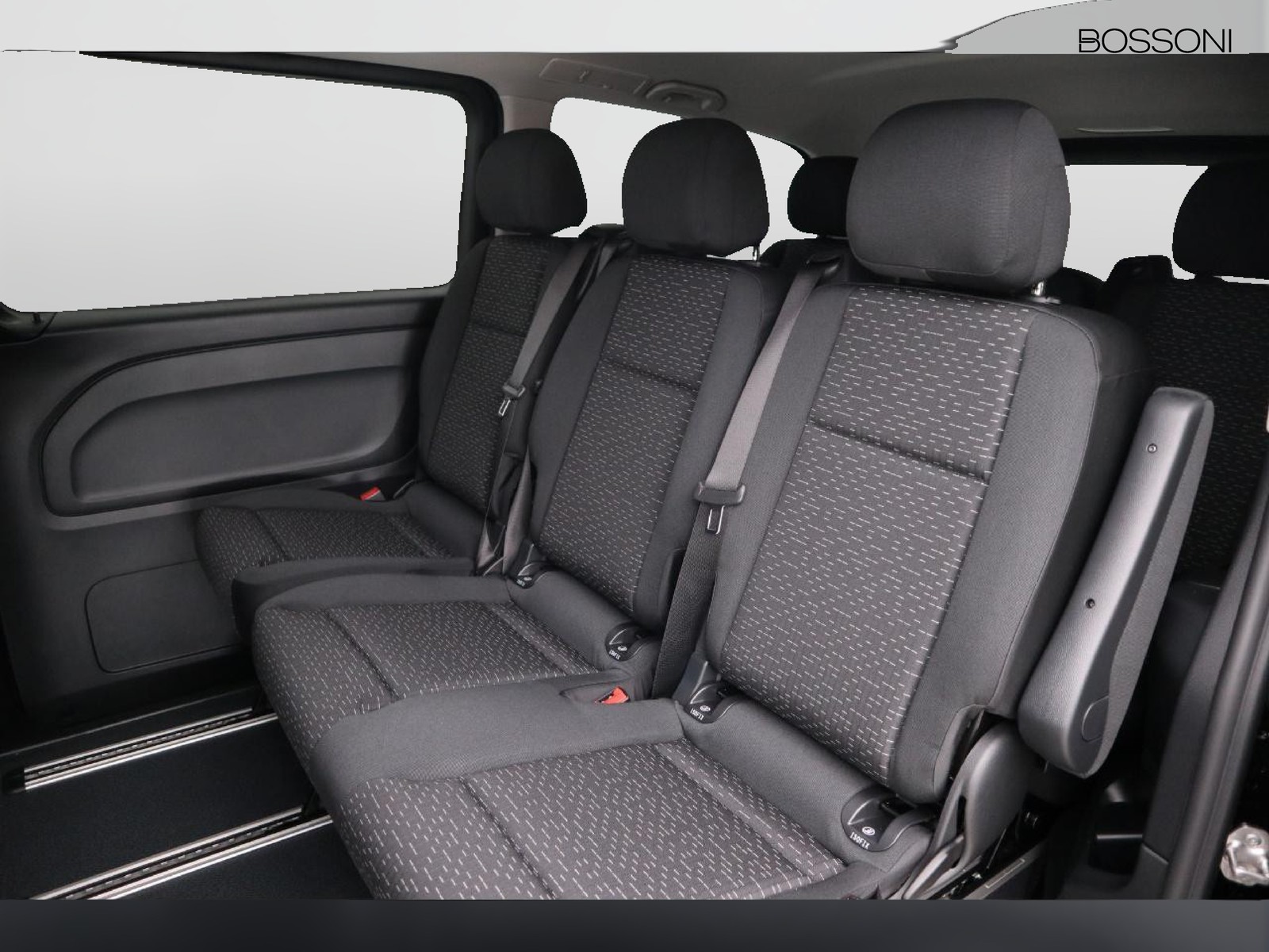 8 - Mercedes Vans Vito etourer 129 long 90kwh