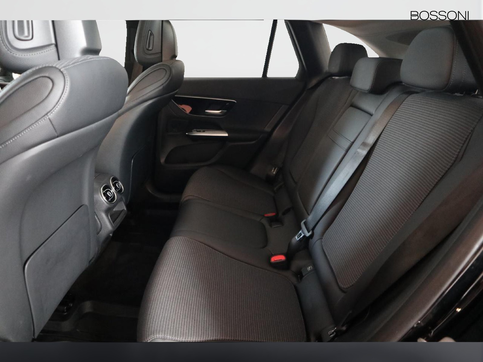 8 - Mercedes GLC suv 220 d advanced 4matic 9g-tronic