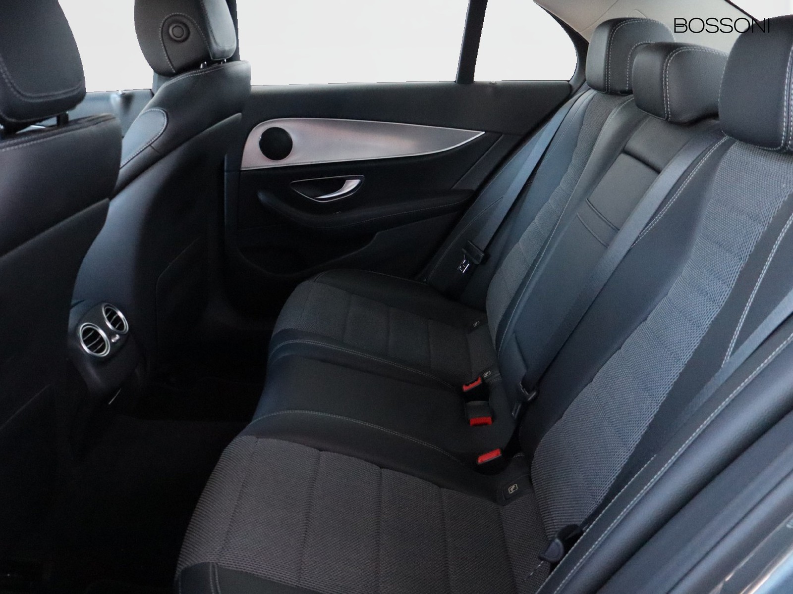 8 - Mercedes Classe E berlina 220 d business sport 4matic 9g-tronic plus