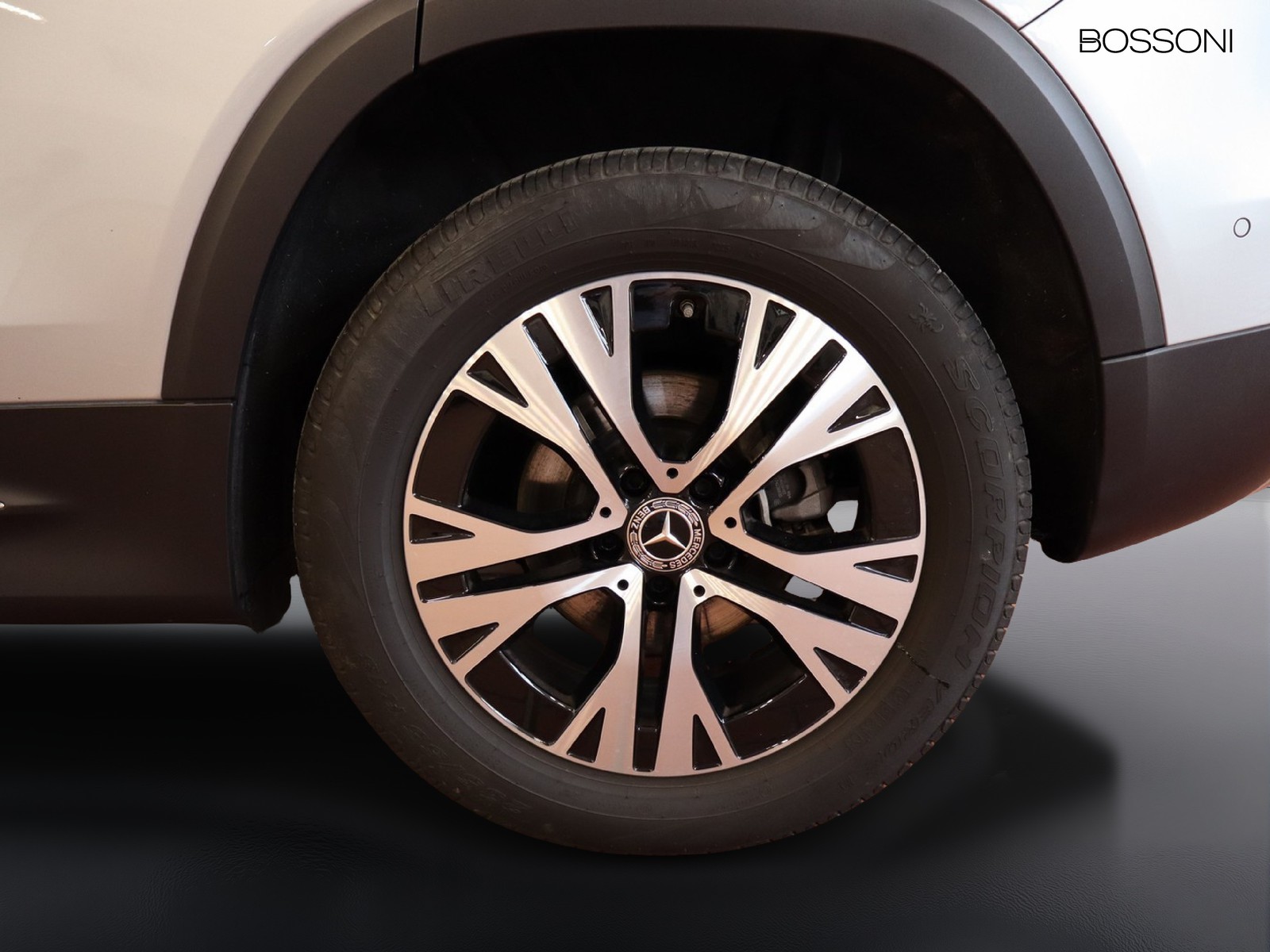 4 - Mercedes GLB 180 d progressive advanced 8g-dct