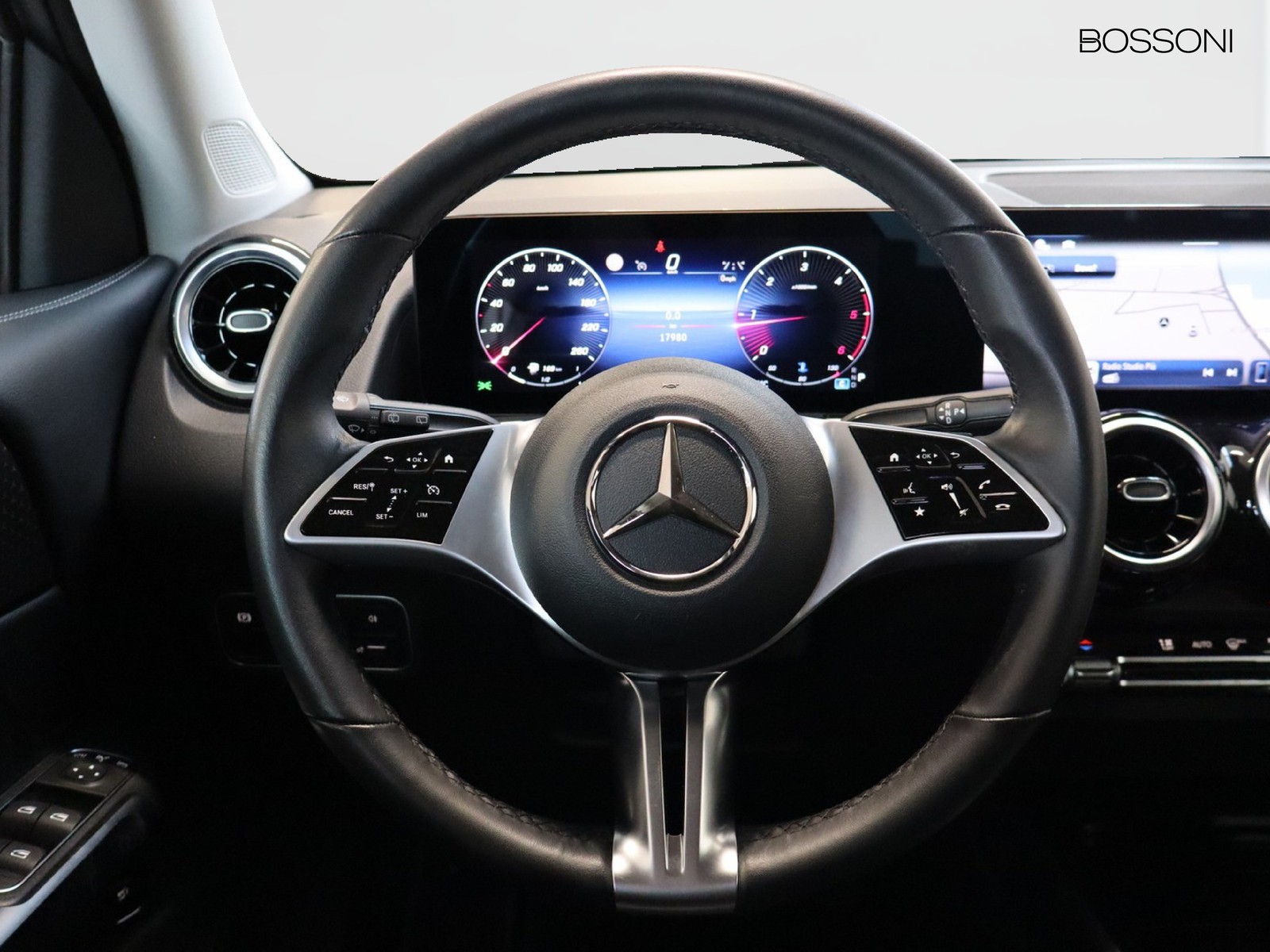 17 - Mercedes GLB 180 d progressive advanced 8g-dct