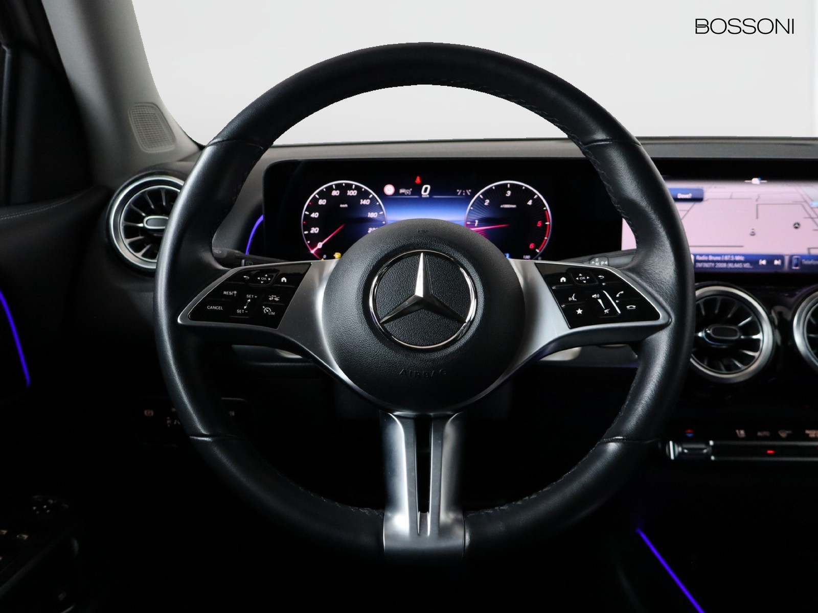 17 - Mercedes GLB 200 d progressive advanced plus 8g-dct
