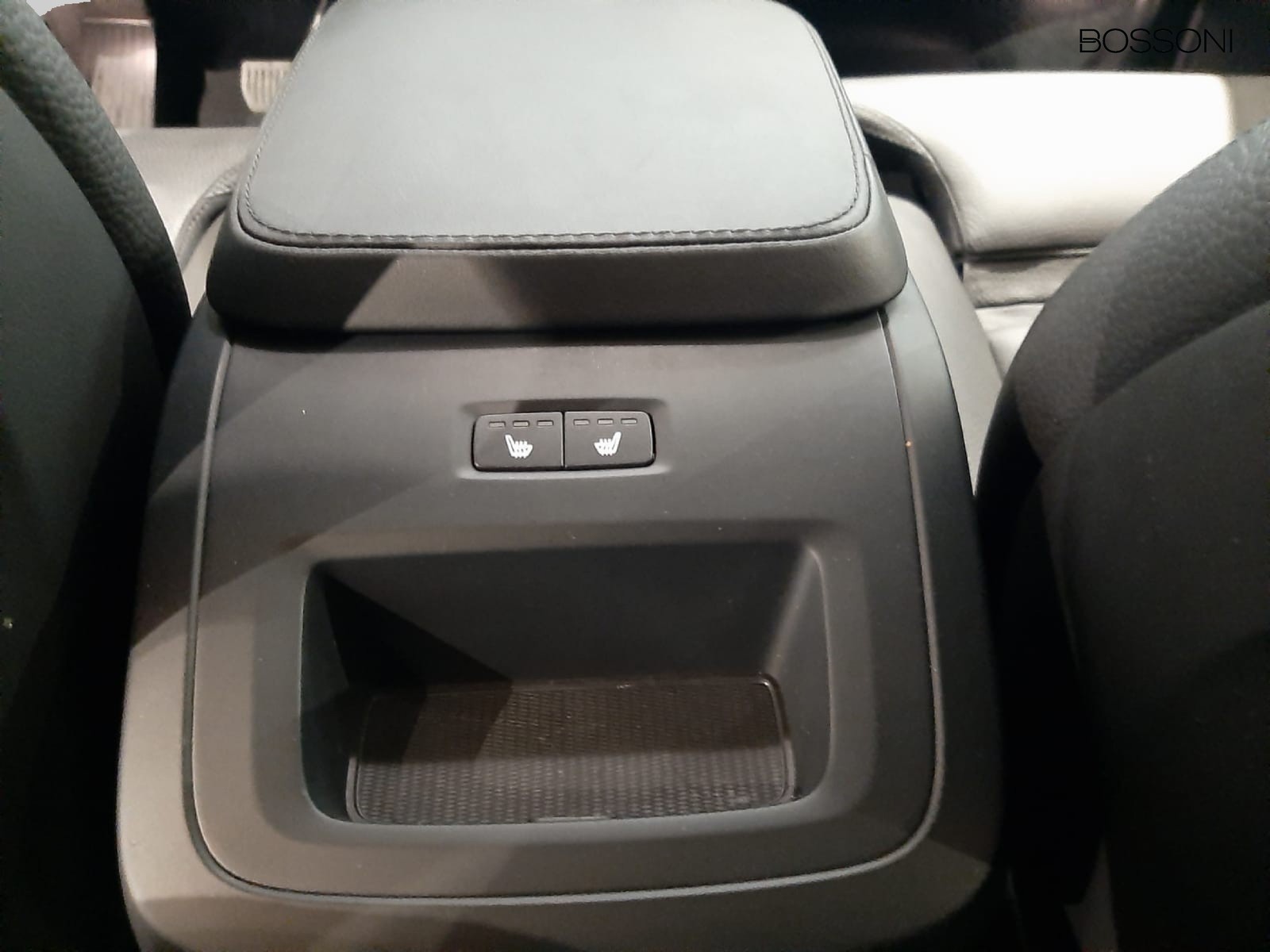 15 - Volvo XC90 2.0 b5 plus bright awd automatico 7p.ti