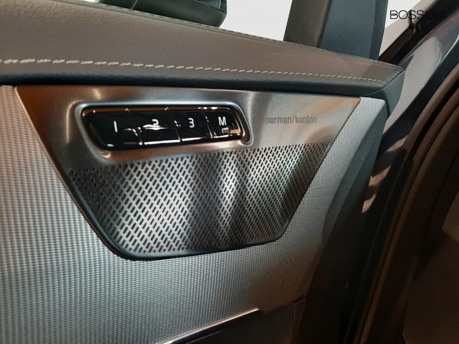 17 - Volvo XC90 2.0 b5 plus bright awd automatico 7p.ti