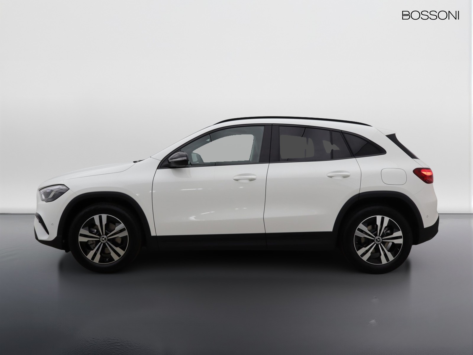 3 - Mercedes GLA 200 d progressive extra 8g-dct