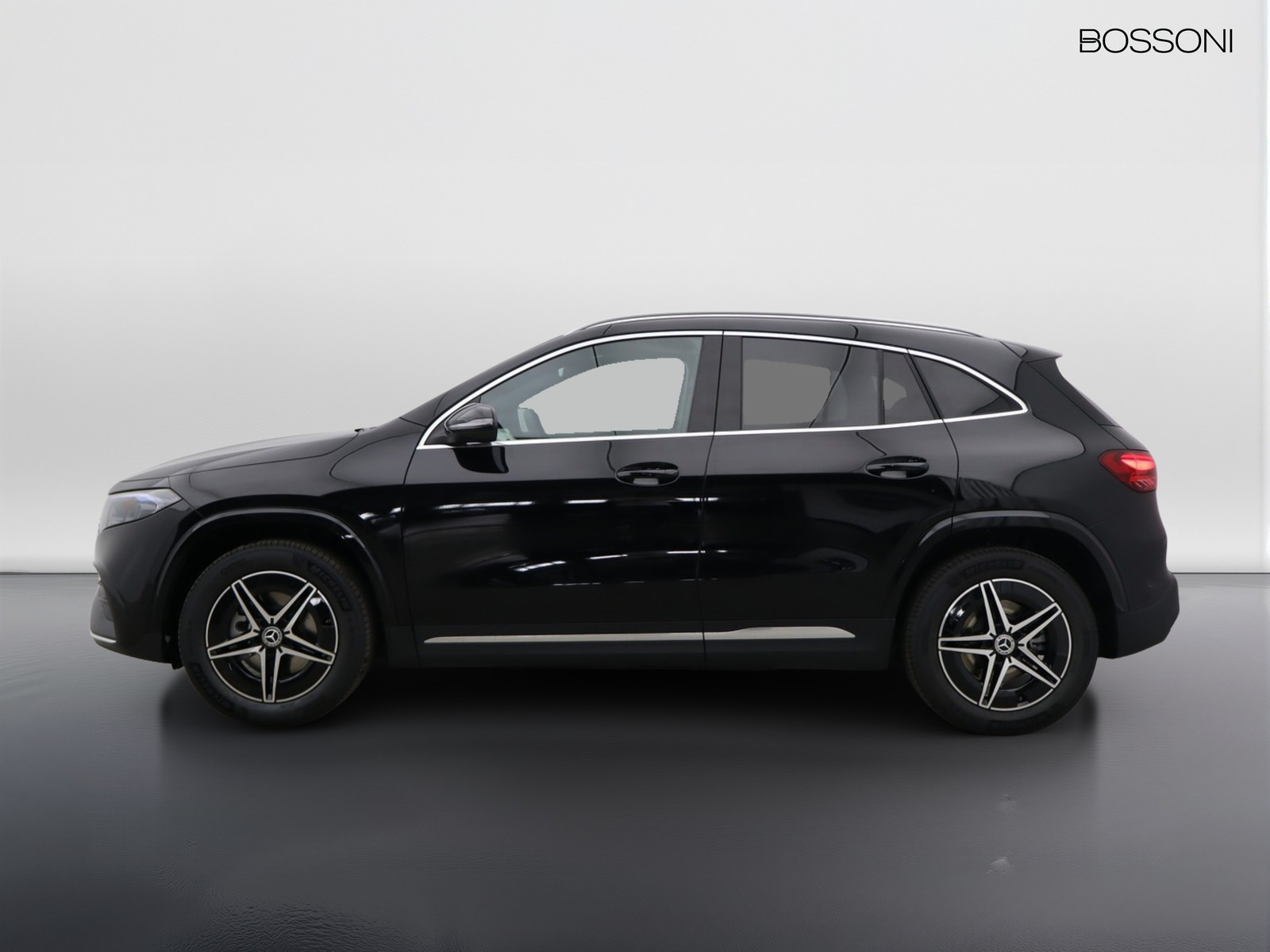 3 - Mercedes EQA 300 amg line advanced 4matic