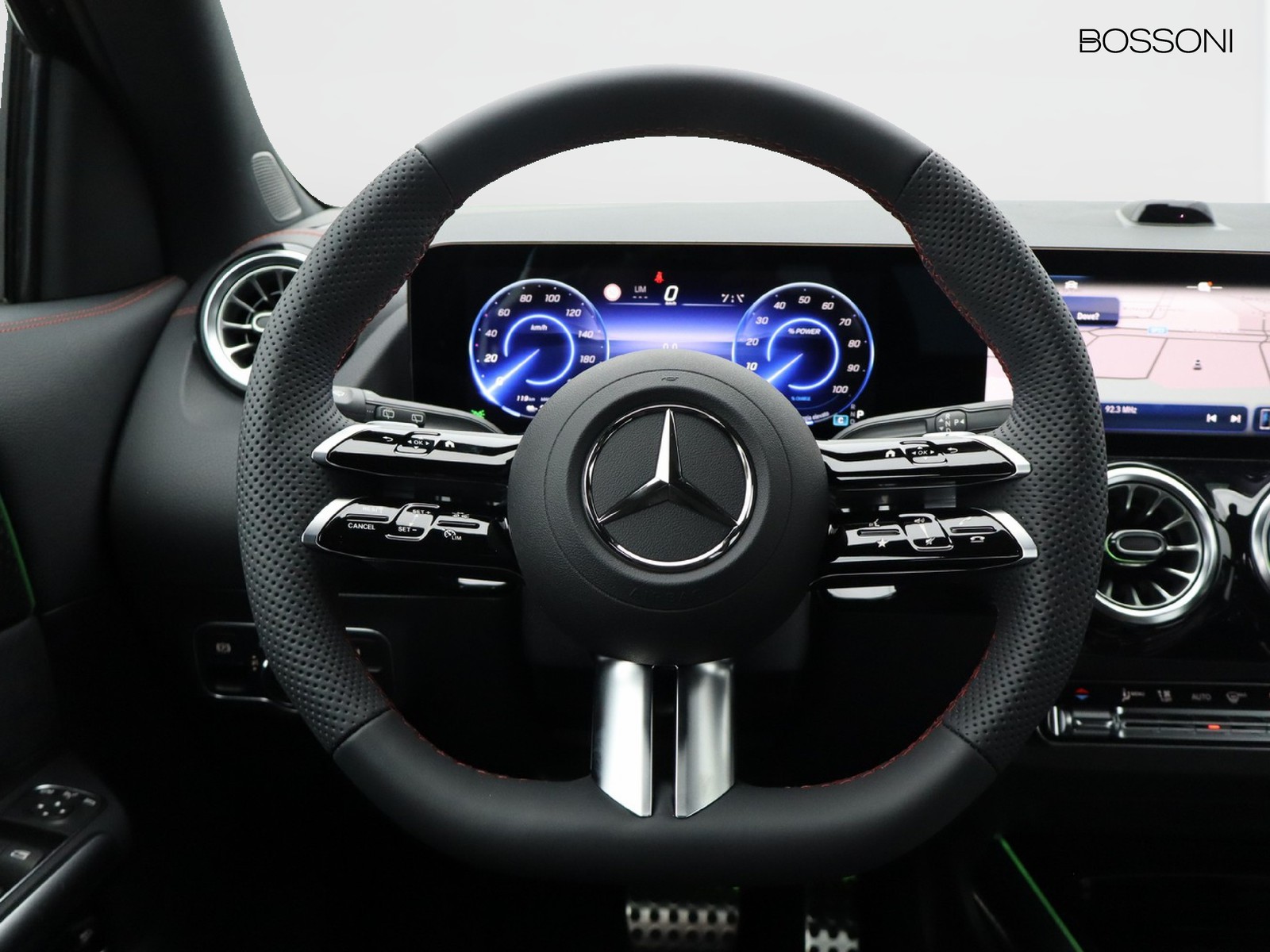 17 - Mercedes EQA 300 amg line advanced 4matic