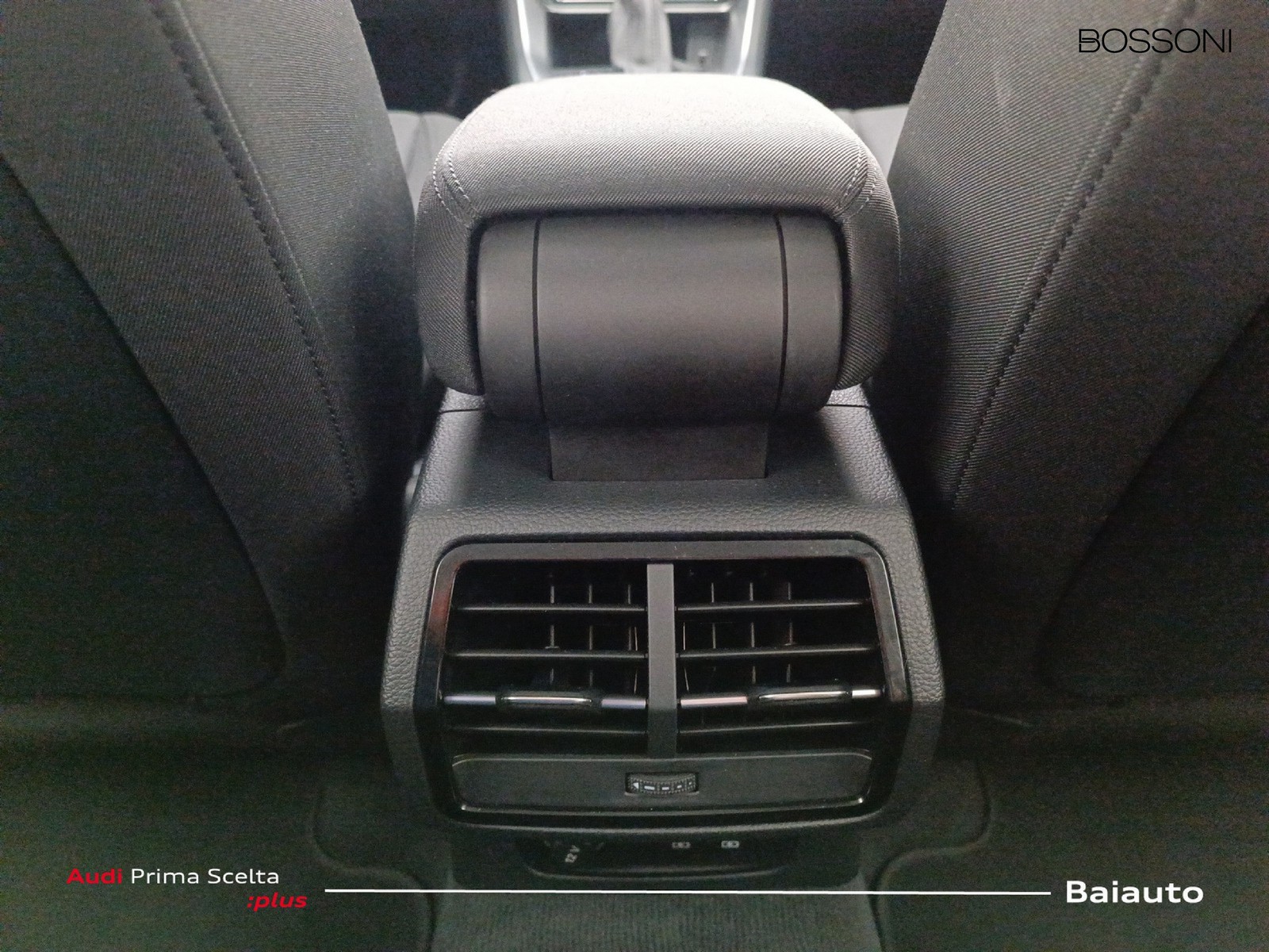 14 - Audi Q3 35 2.0 tdi business advanced s tronic