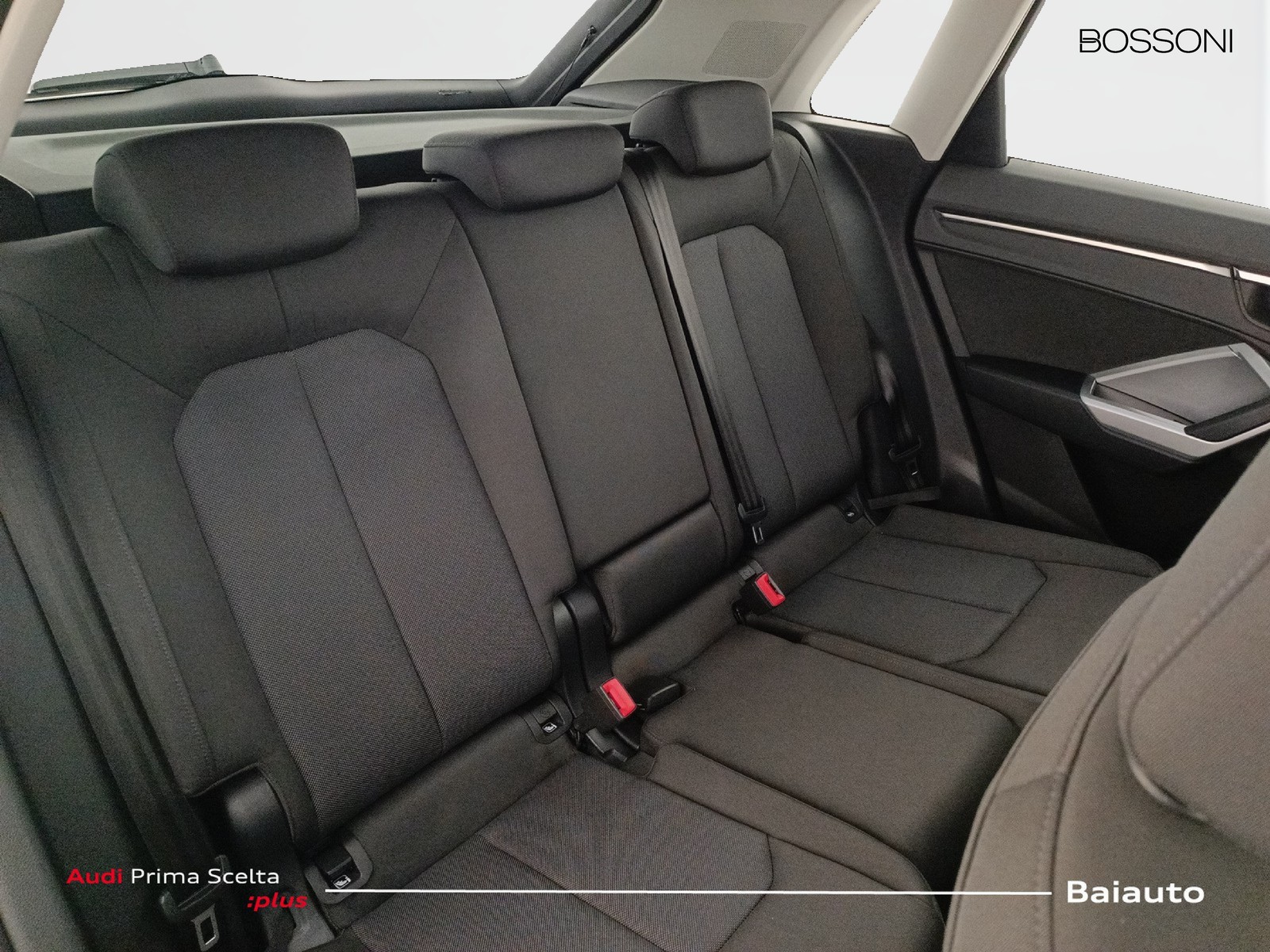 23 - Audi Q3 35 2.0 tdi business advanced s tronic