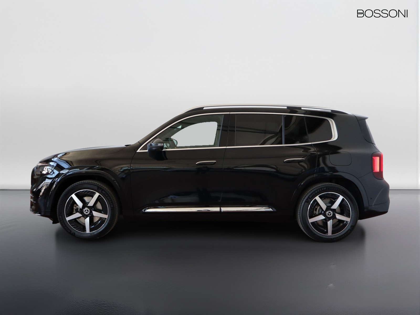 3 - Mercedes GLB 200 advanced plus 4matic 8g-edct