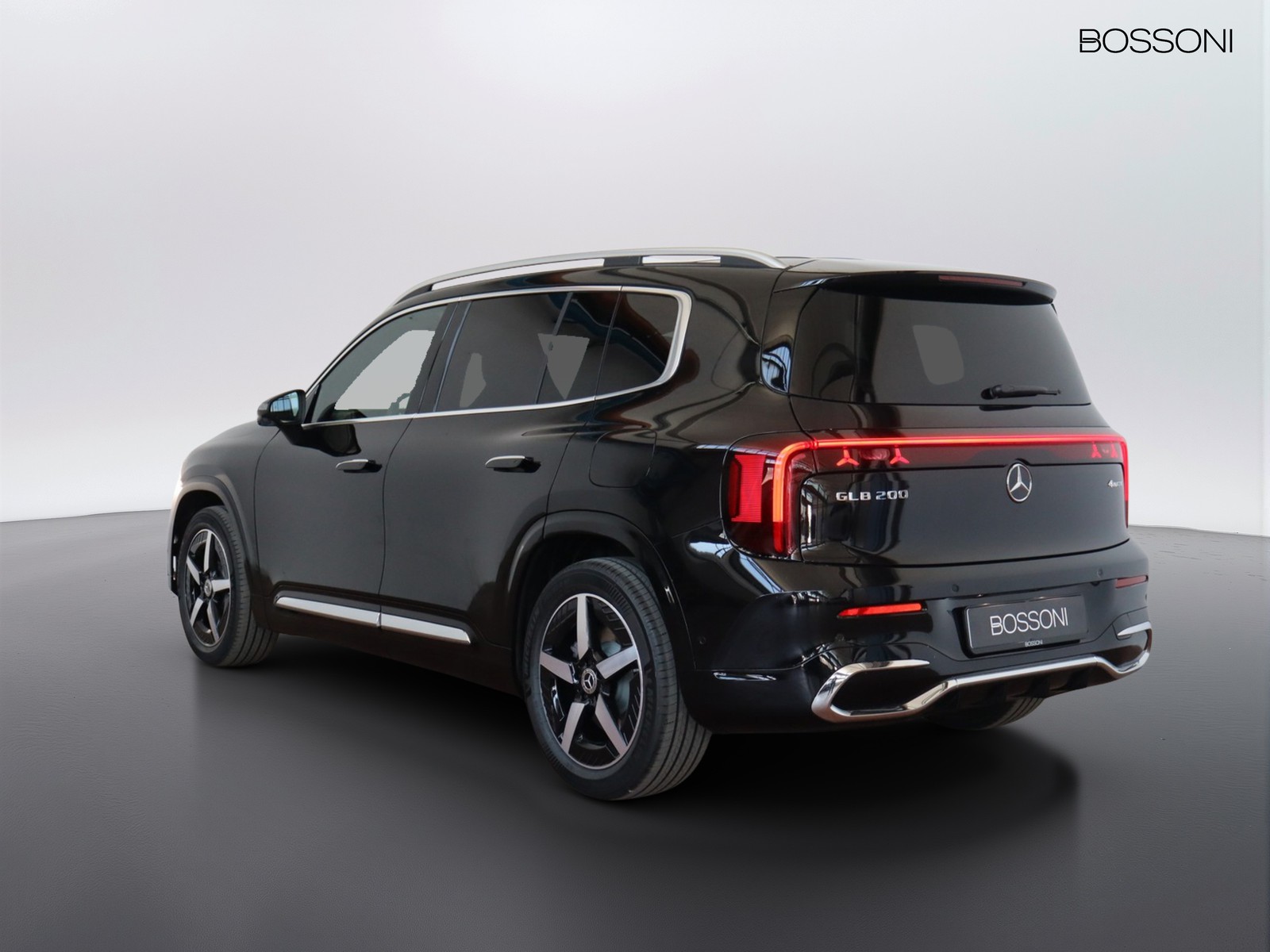 5 - Mercedes GLB 200 advanced plus 4matic 8g-edct