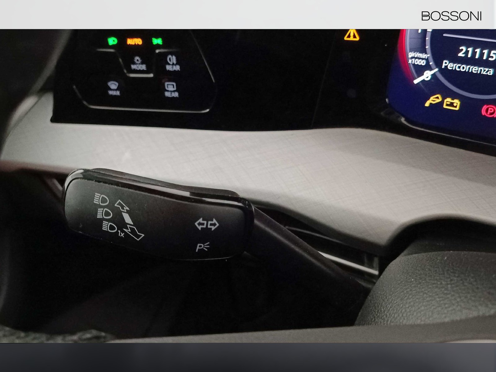 29 - Volkswagen Golf 2.0 tdi scr 115cv life
