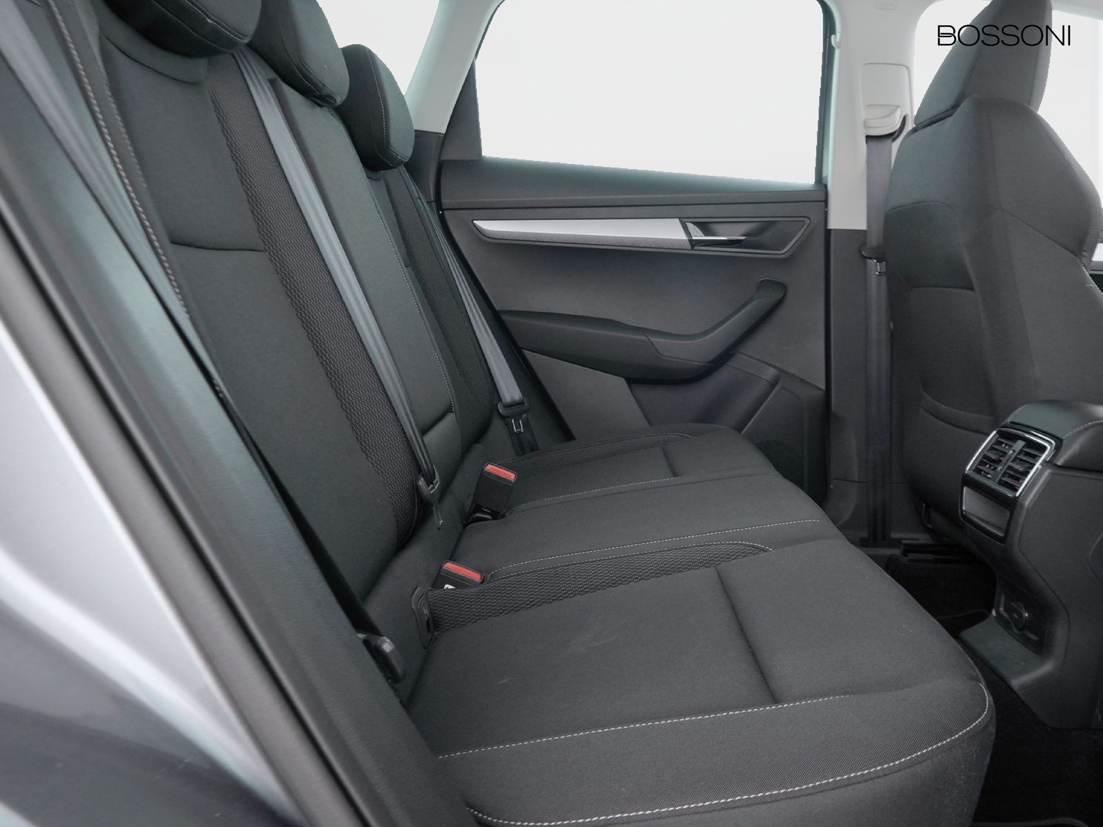 9 - Skoda Karoq 2.0 tdi evo scr 115cv executive