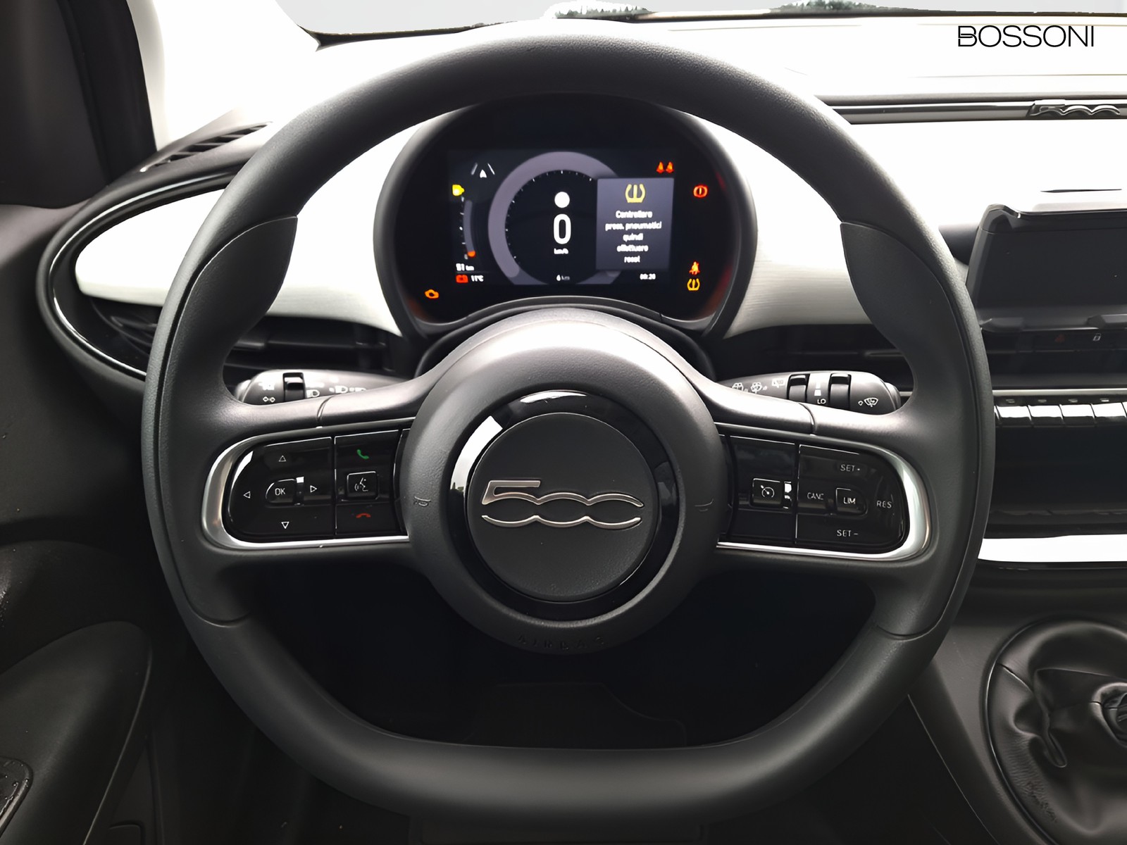 8 - Fiat 500 1.0 hybrid pop