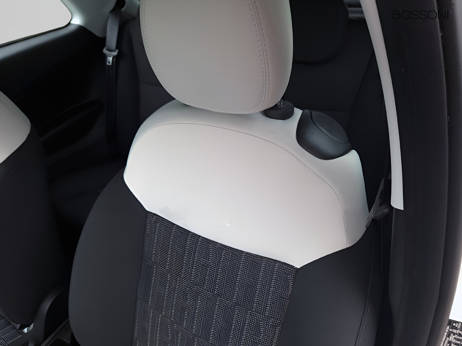 22 - Fiat 500 1.0 hybrid pop