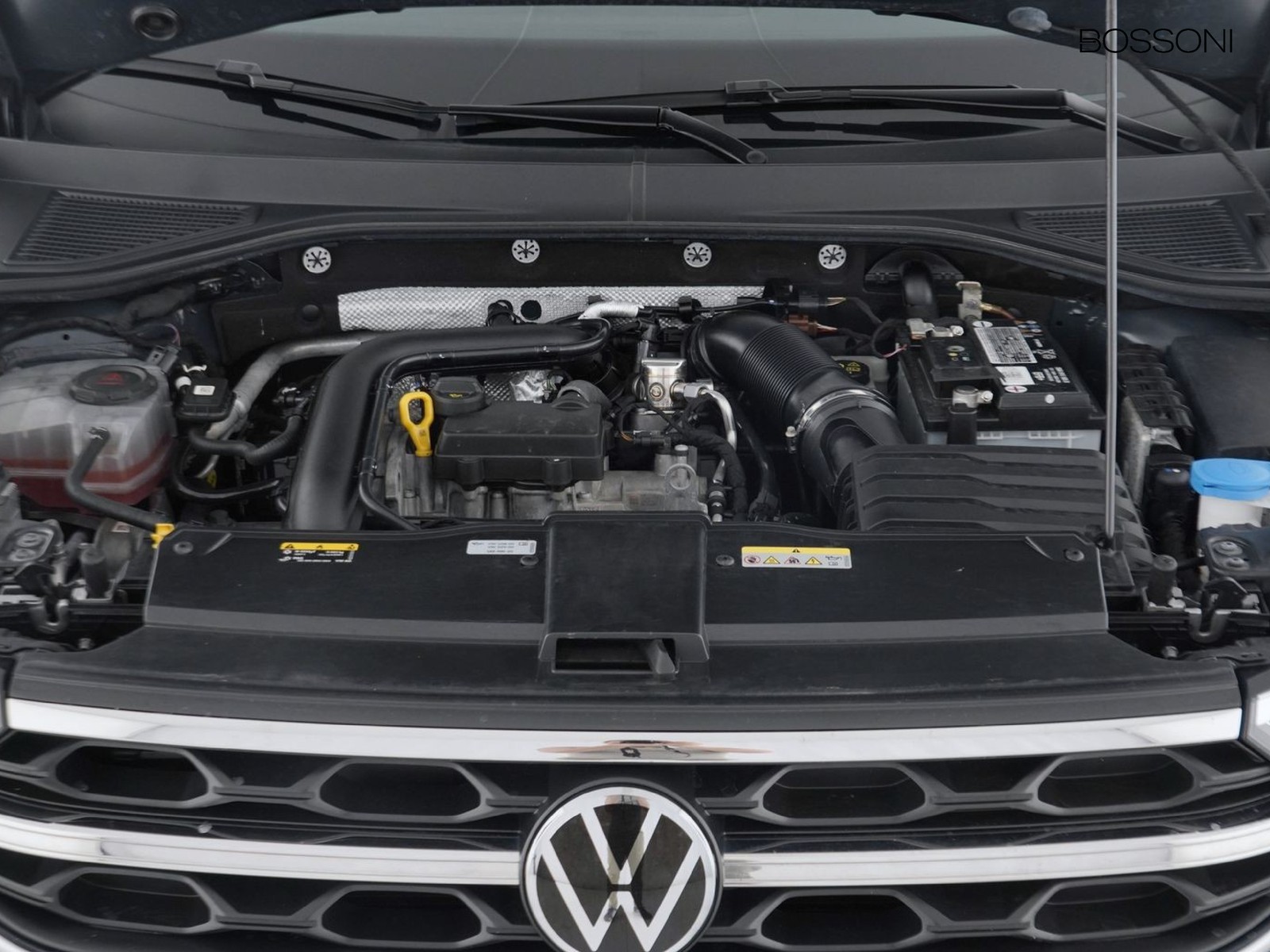 11 - Volkswagen T-Roc 1.0 tsi 110cv style