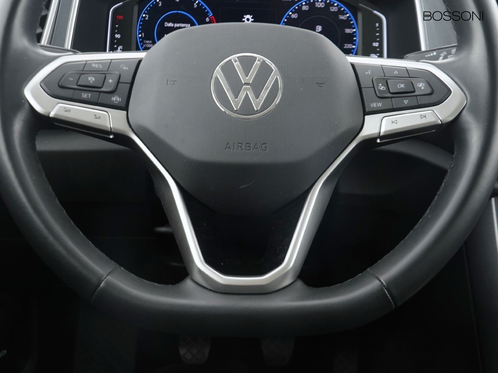 15 - Volkswagen T-Roc 1.0 tsi 110cv style