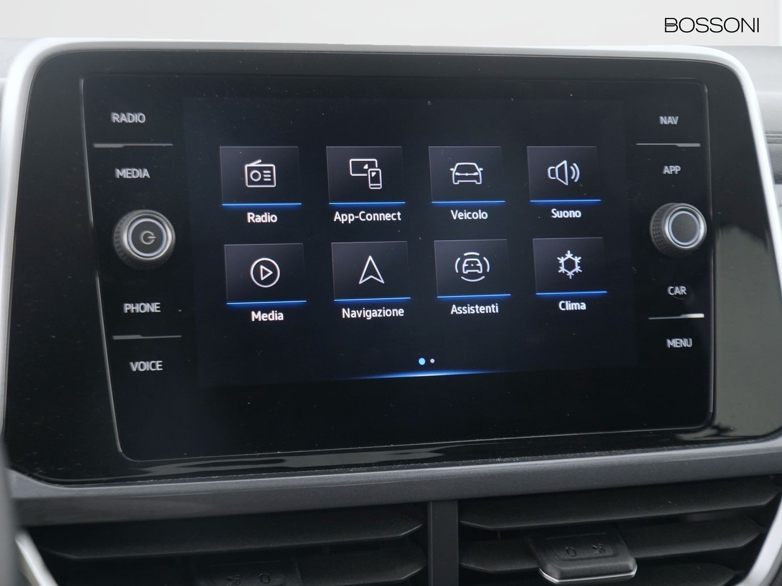 28 - Volkswagen T-Roc 1.0 tsi 110cv style