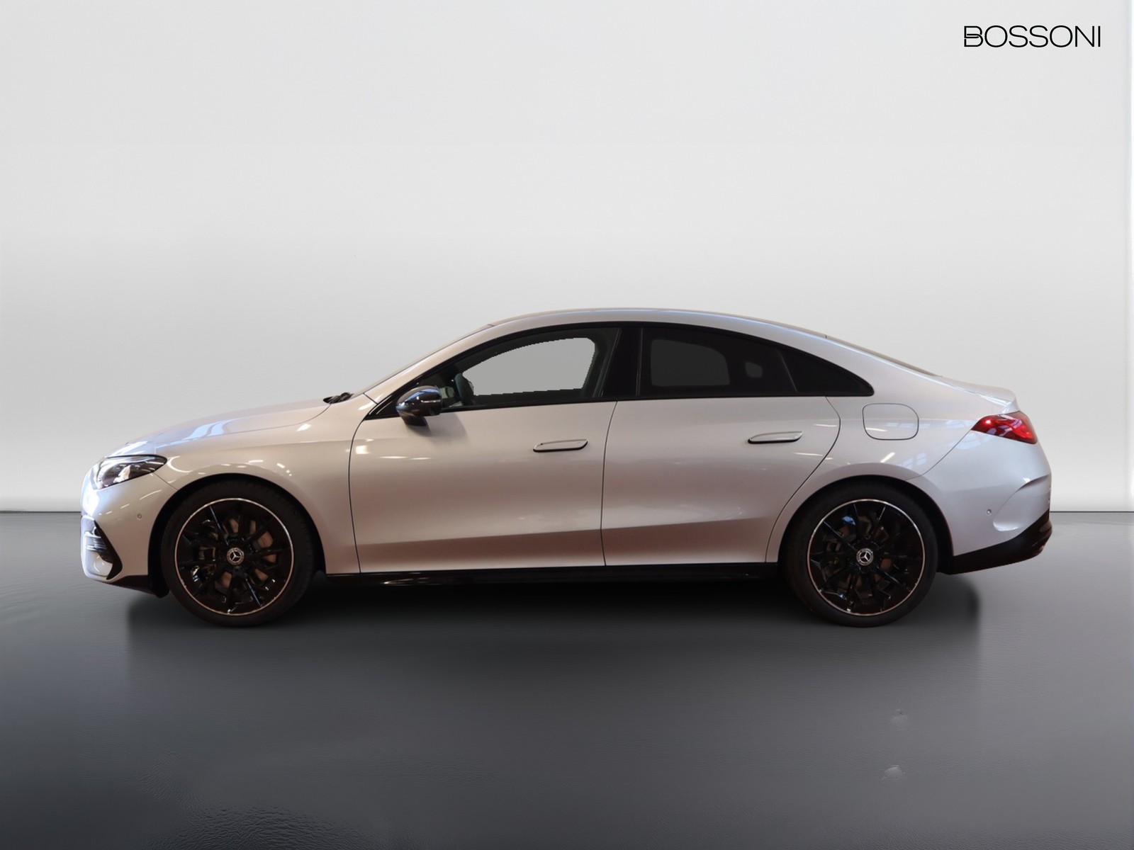 3 - Mercedes CLA 220 premium 4matic auto