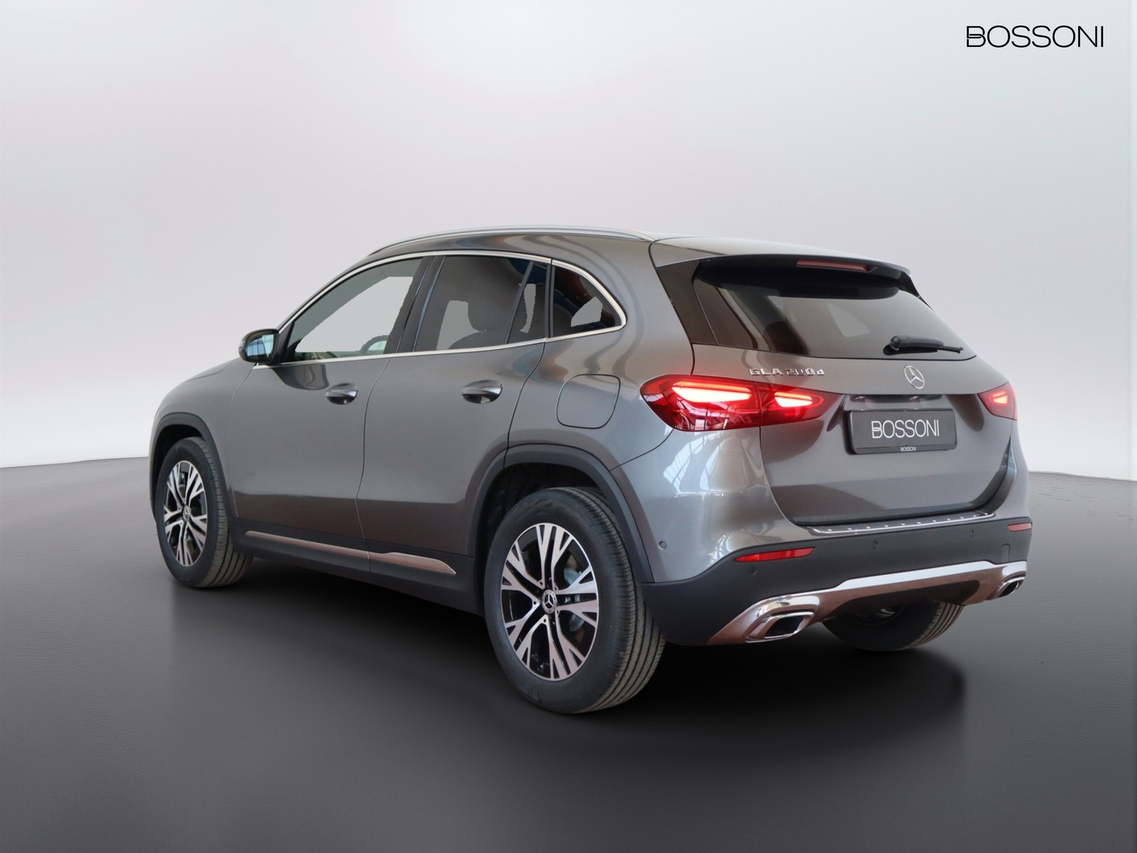 5 - Mercedes GLA 200 d progressive extra 8g-dct