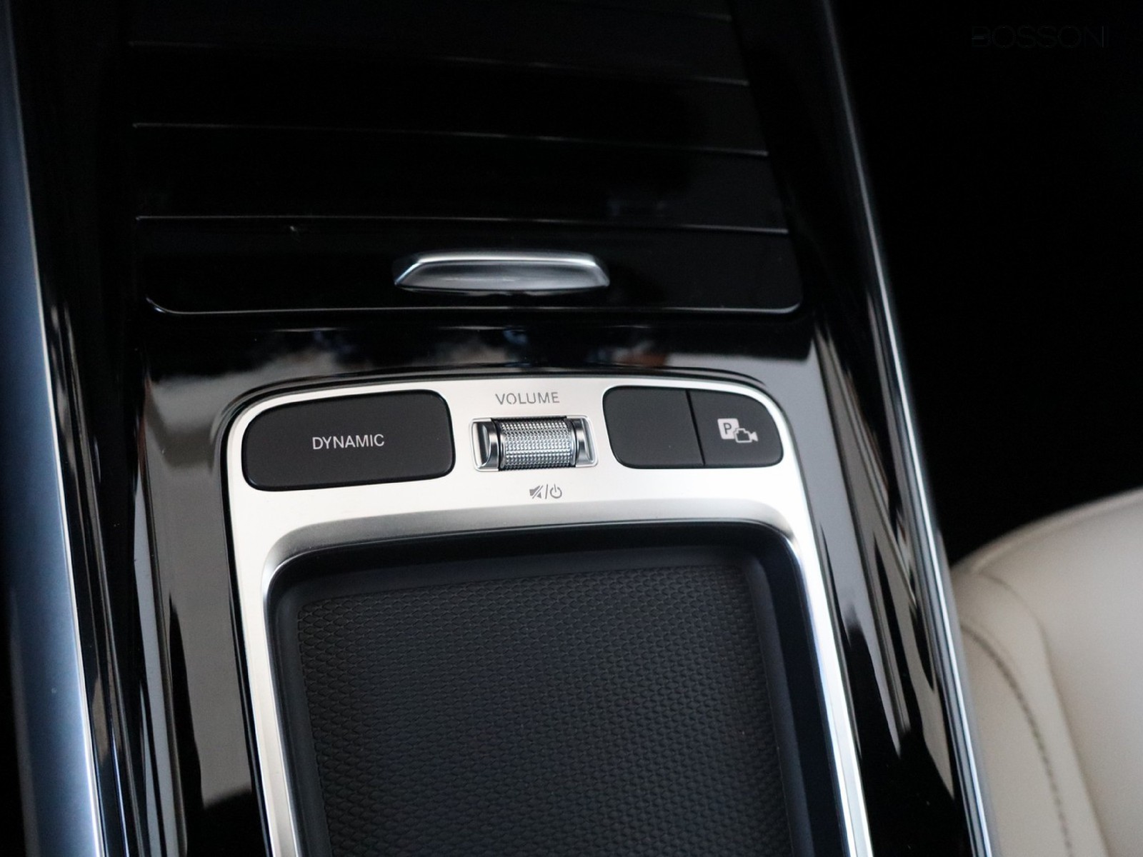 14 - Mercedes GLA 200 d progressive extra 8g-dct