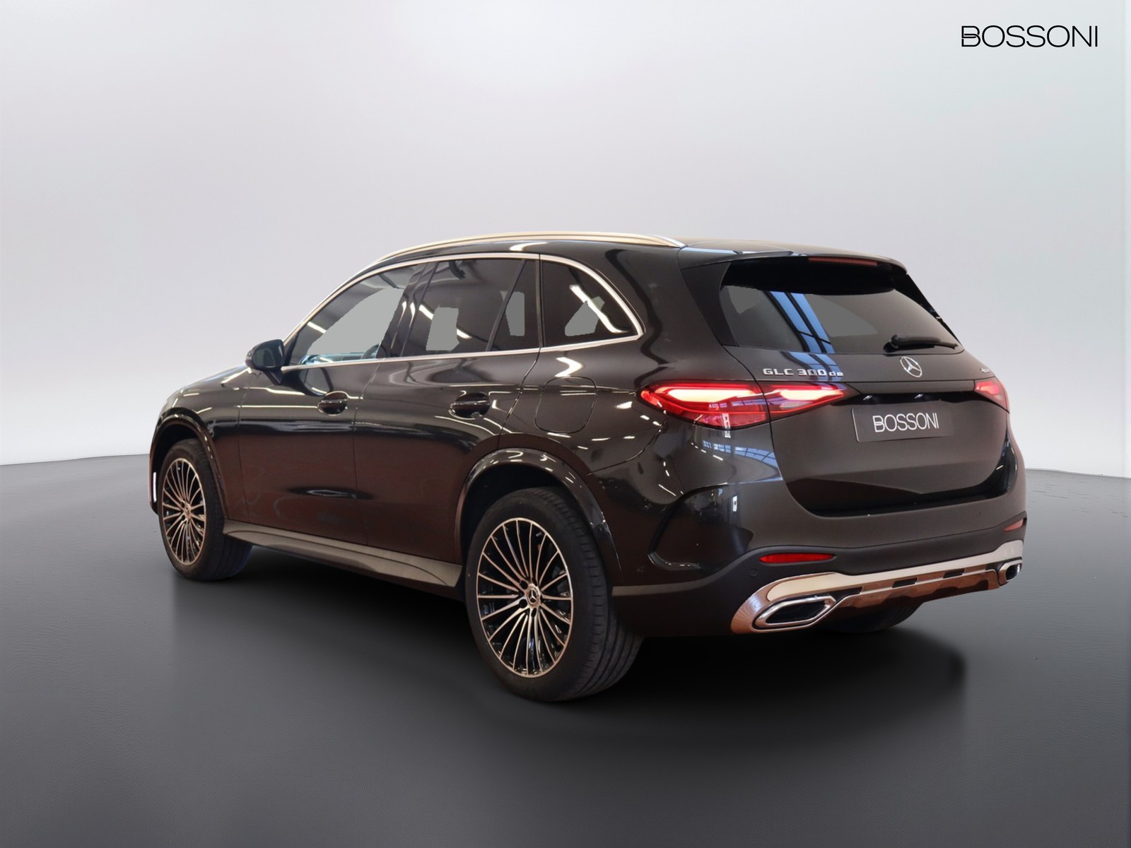 5 - Mercedes GLC suv 300 de plug in hybrid amg line advanced tech 4matic 9g-tronic