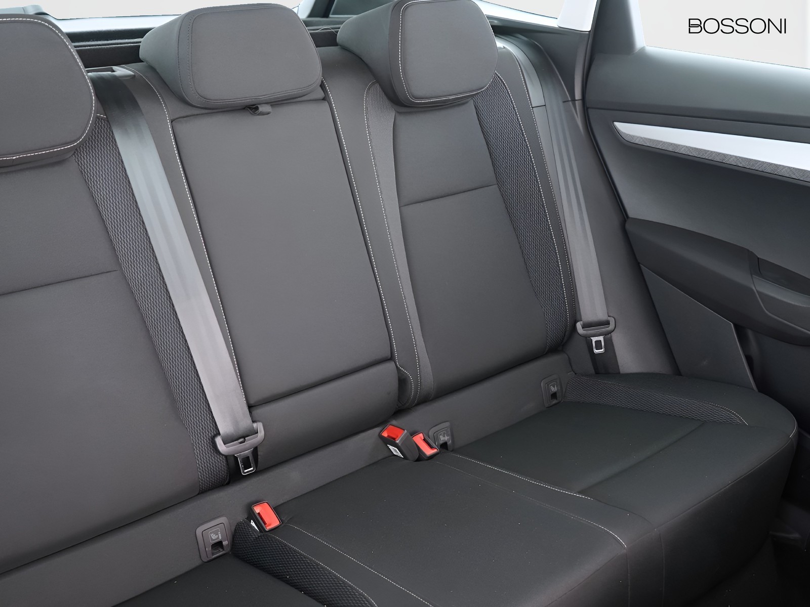 21 - Skoda Karoq 2.0 tdi evo scr 150cv executive dsg