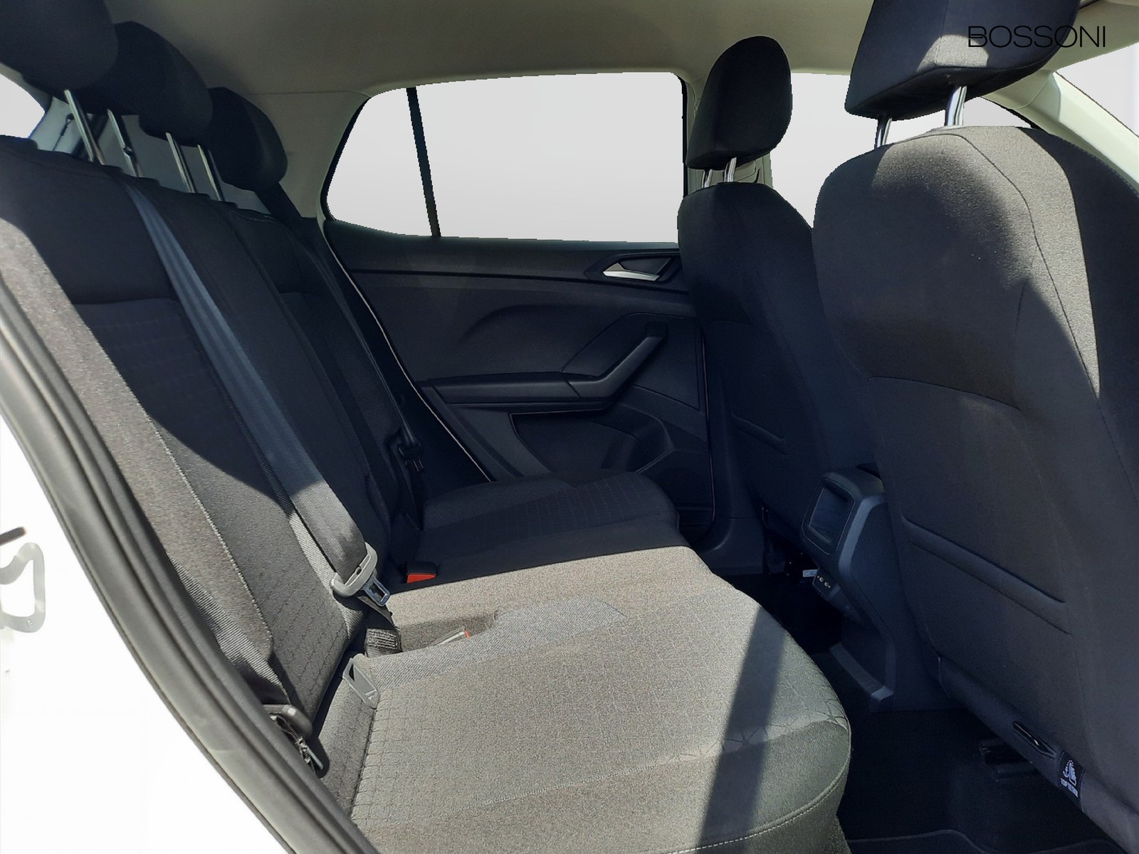 10 - Volkswagen T-Cross 1.0 tsi 95cv style
