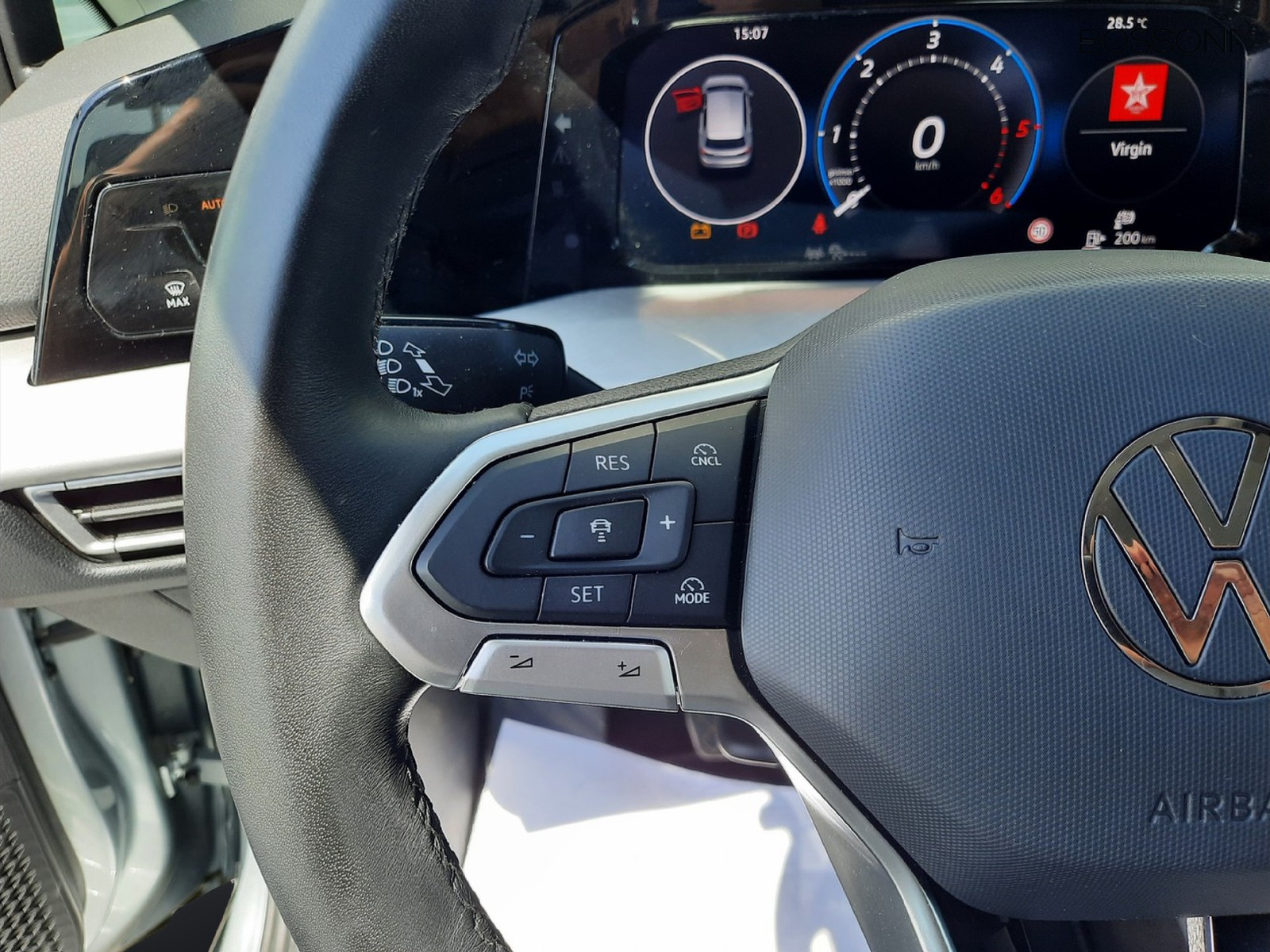 17 - Volkswagen Golf 2.0 tdi scr 115cv life