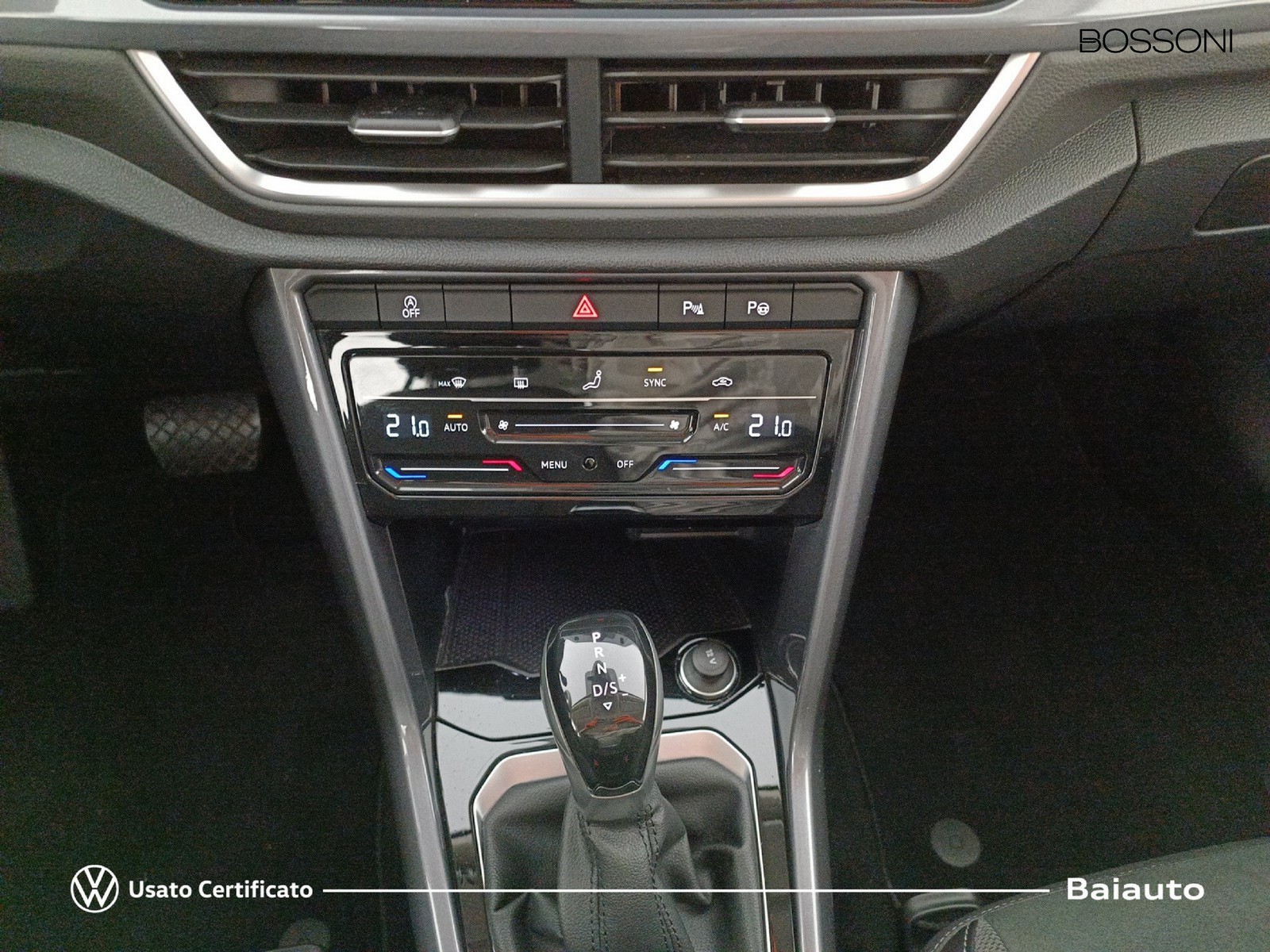 11 - Volkswagen T-Roc 1.5 tsi act style dsg