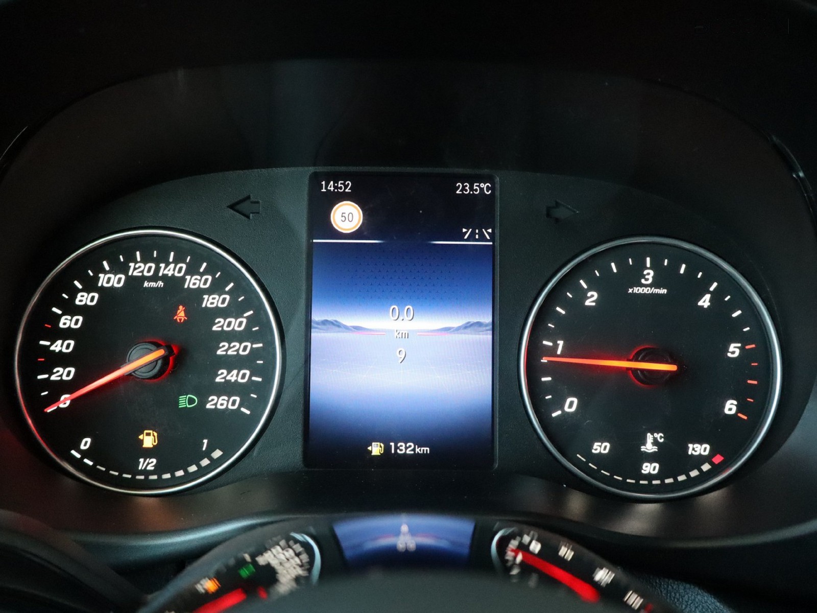 9 - Mercedes Vans Vito mixto 114 cdi long pro