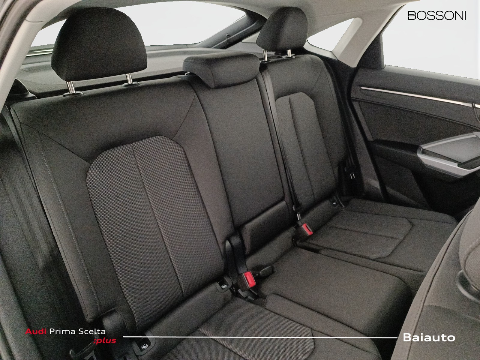 23 - Audi Q3 sportback 35 2.0 tdi s line edition s tronic