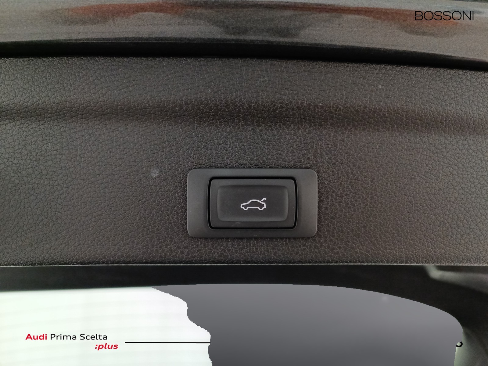 32 - Audi Q3 sportback 35 2.0 tdi s line edition s tronic