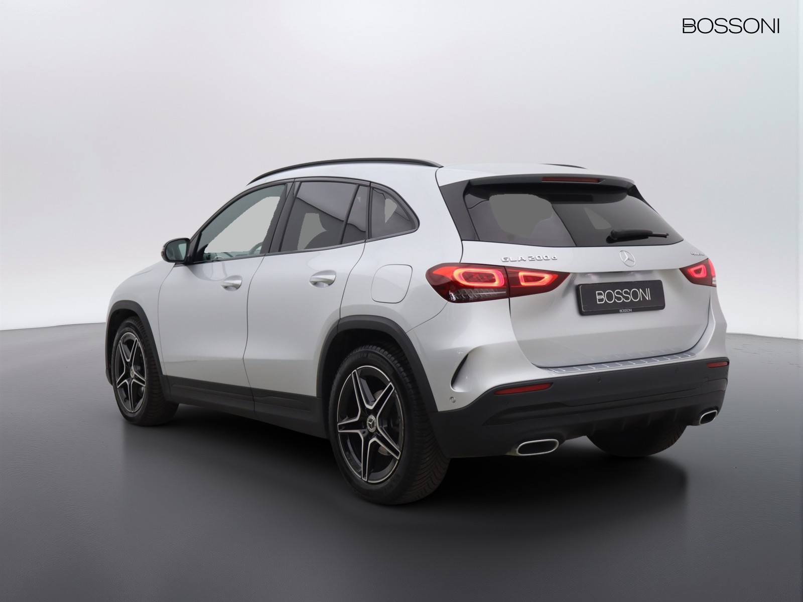 5 - Mercedes GLA 200 d premium 4matic 8g-dct