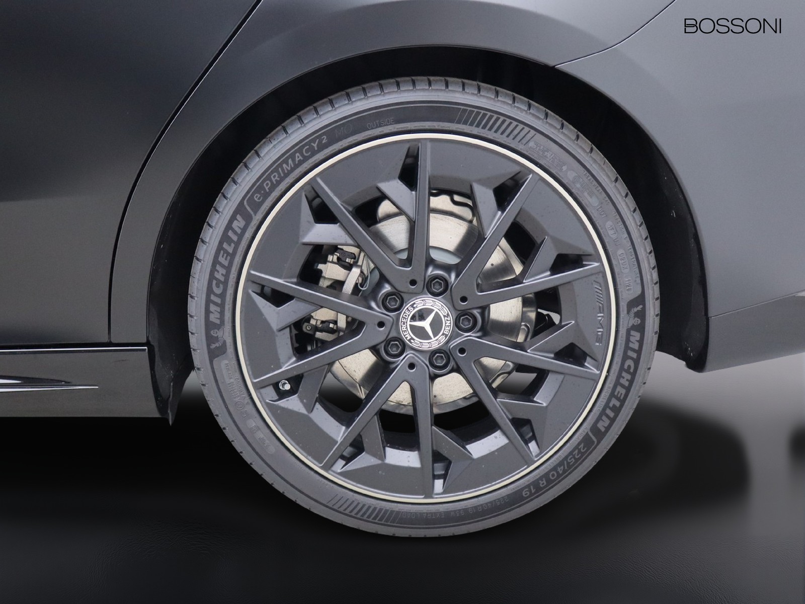 4 - Mercedes CLA 200 premium auto
