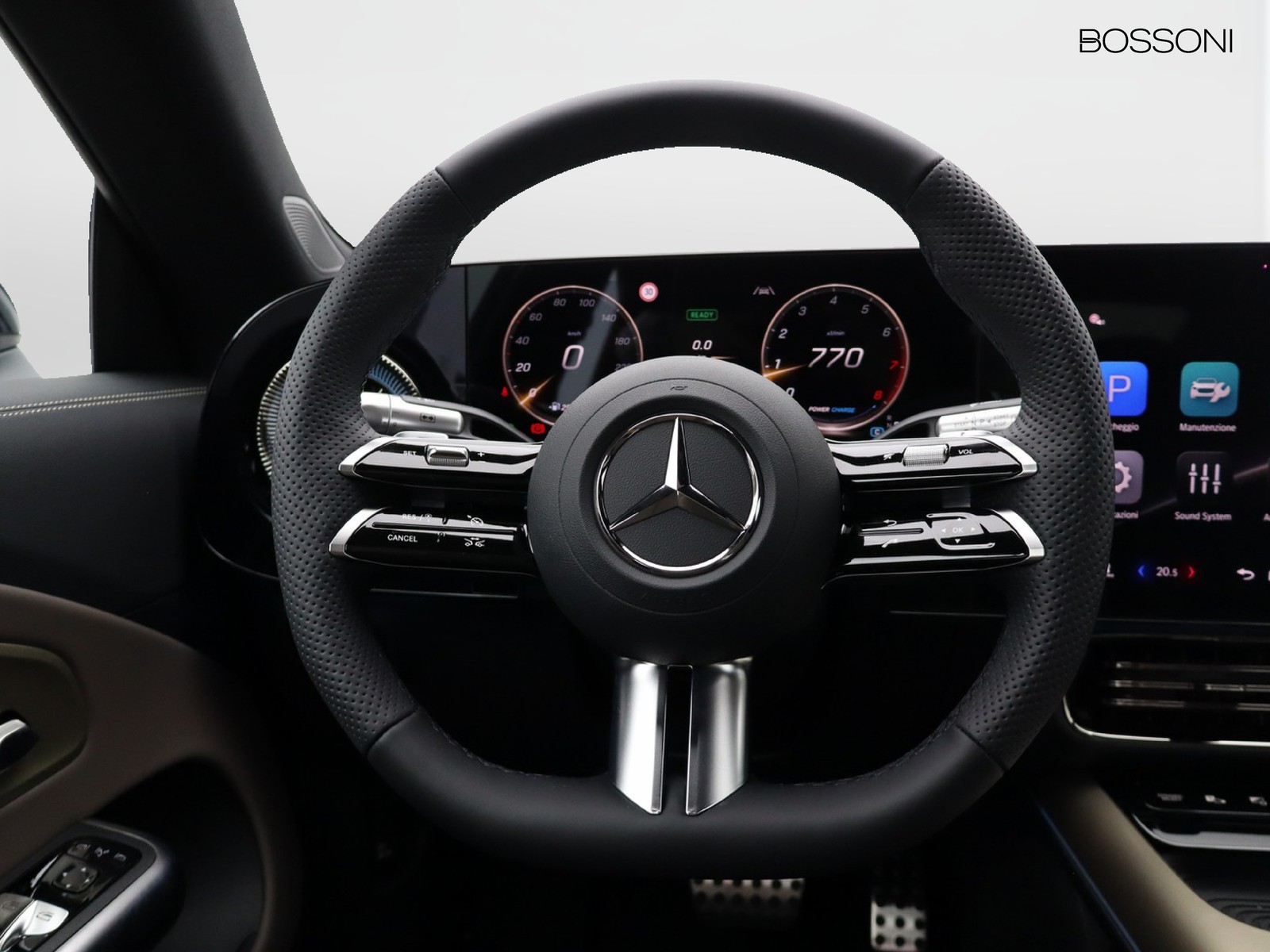 16 - Mercedes CLA 200 premium auto