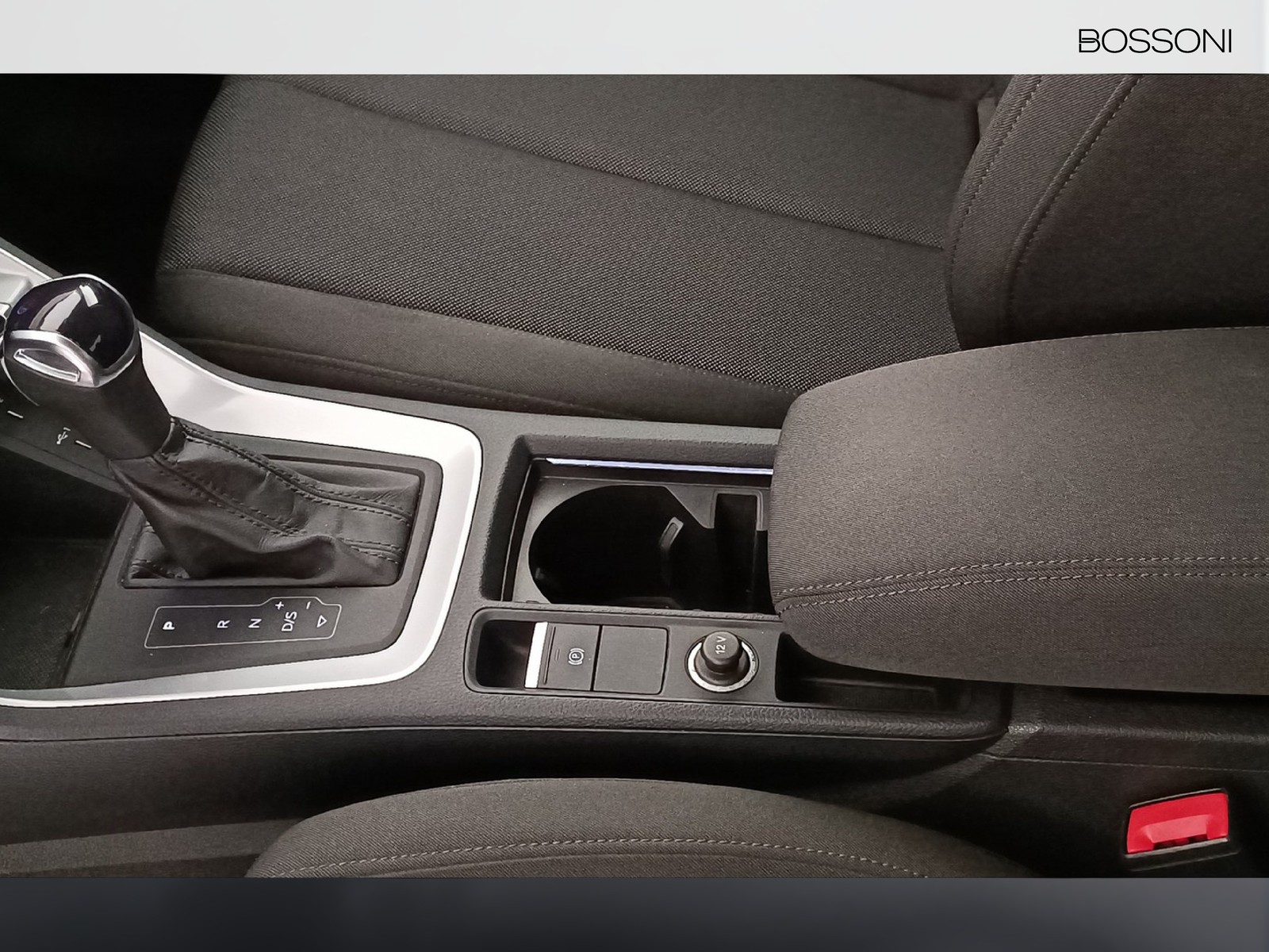 28 - Audi Q3 35 2.0 tdi business advanced s tronic