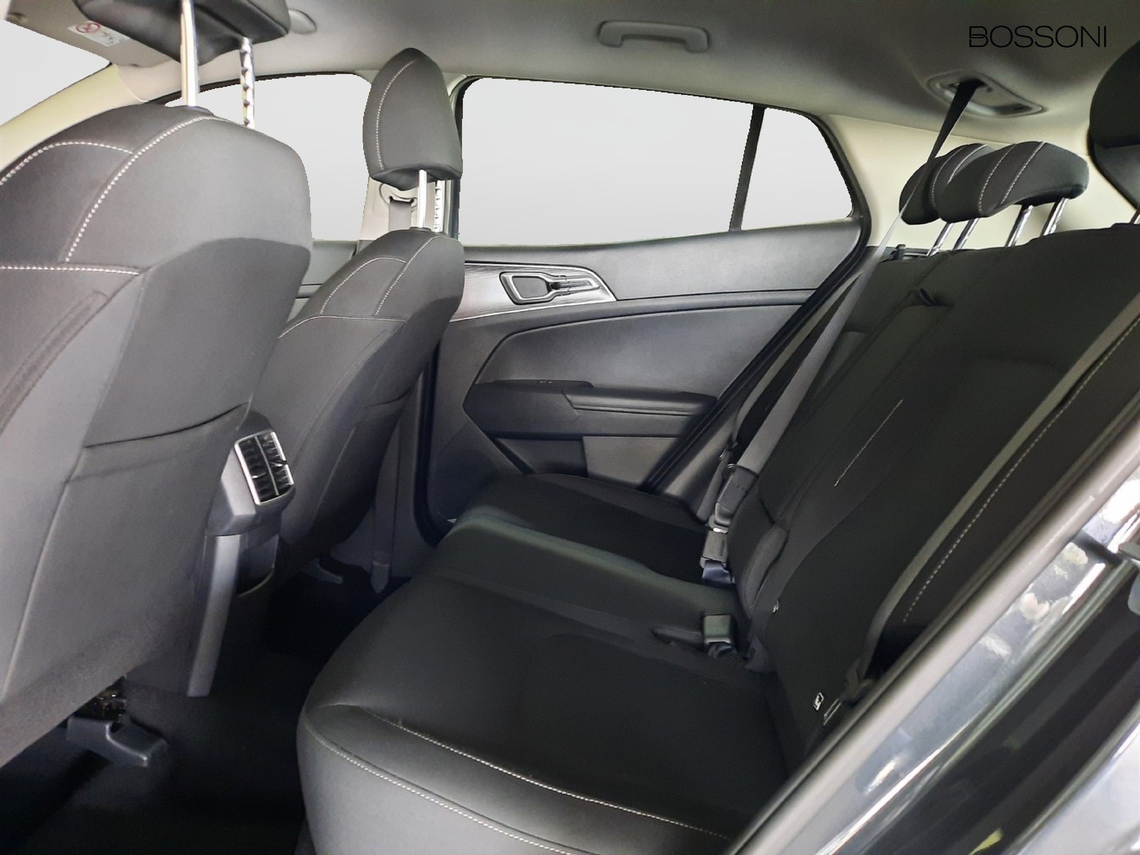 14 - Kia Sportage 1.6 crdi mhev business dct